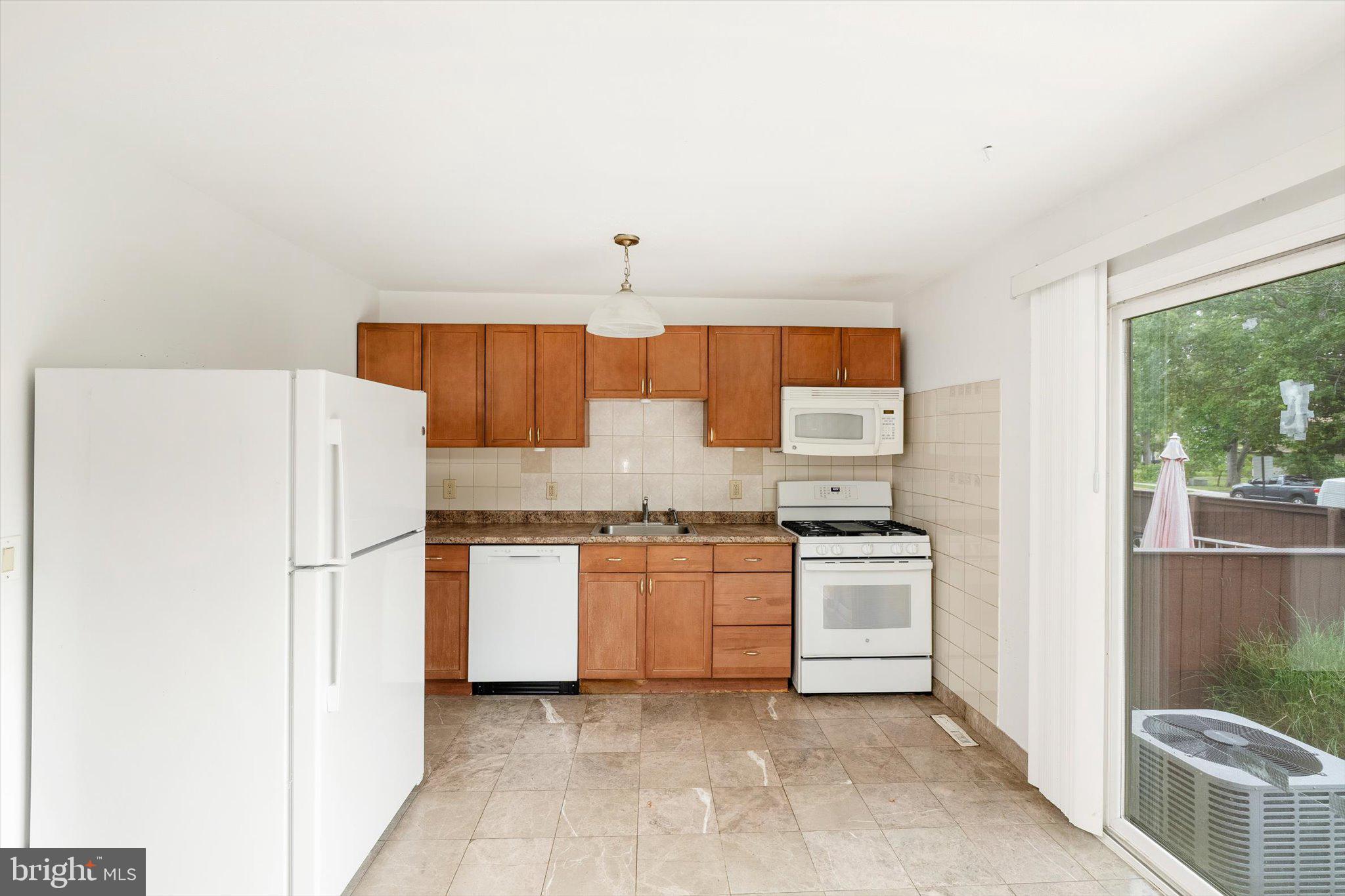 460 Fairfield Rd, East Windsor Twp, NJ 08520 photo