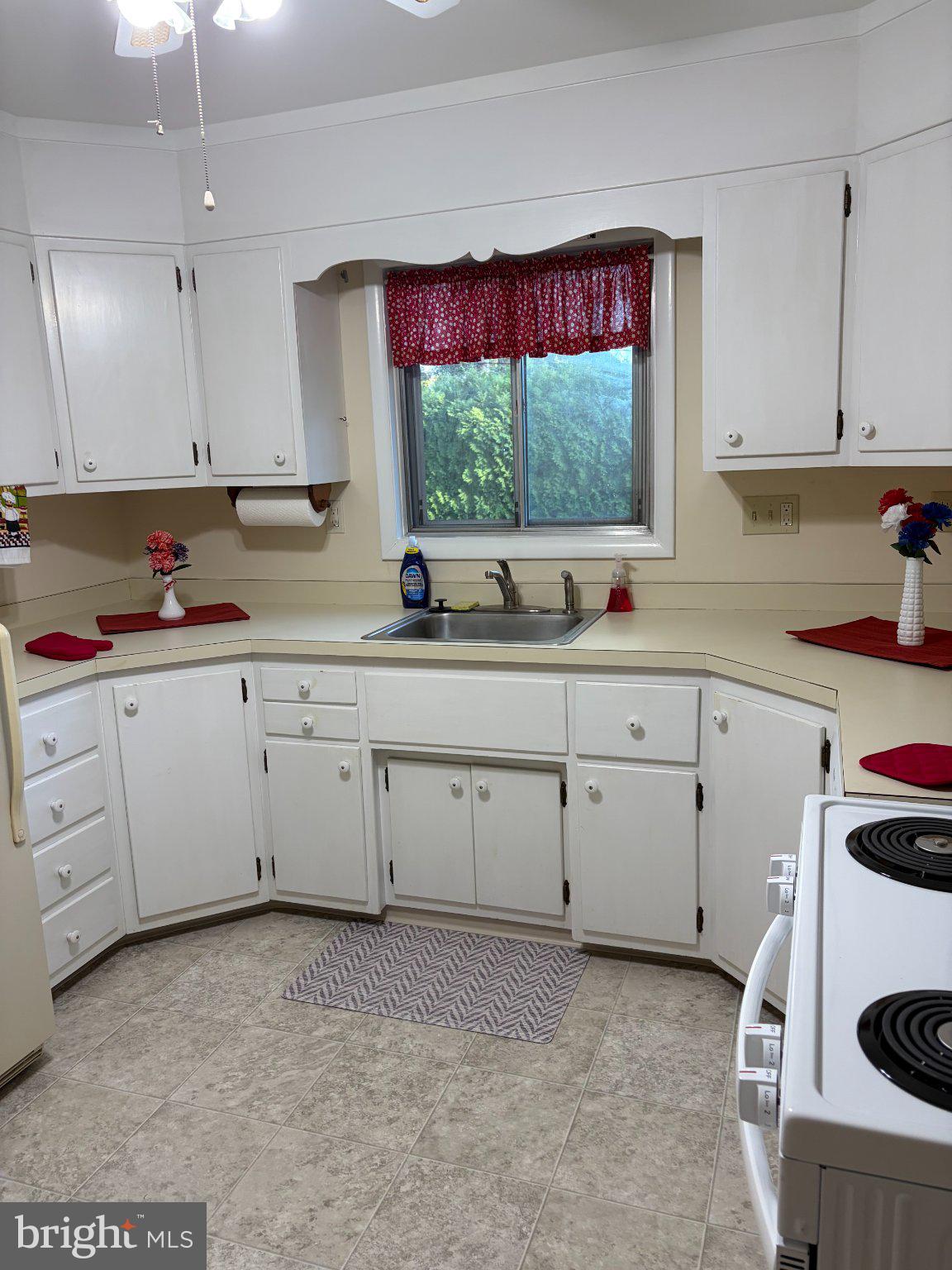 303 Hermitage Dr, Elkton, MD 21921 photo