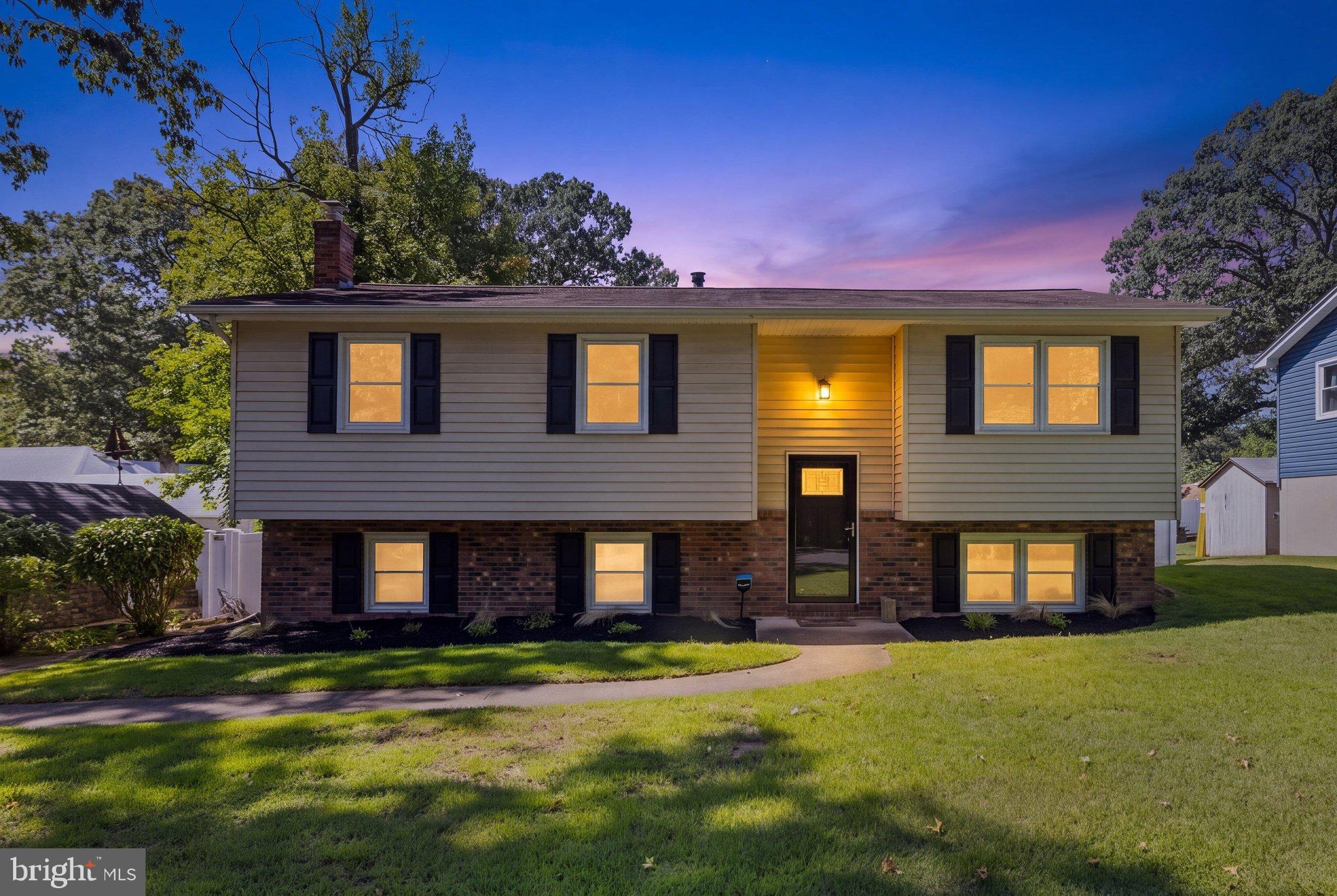 214 Beach Rd, Pasadena, MD 21122