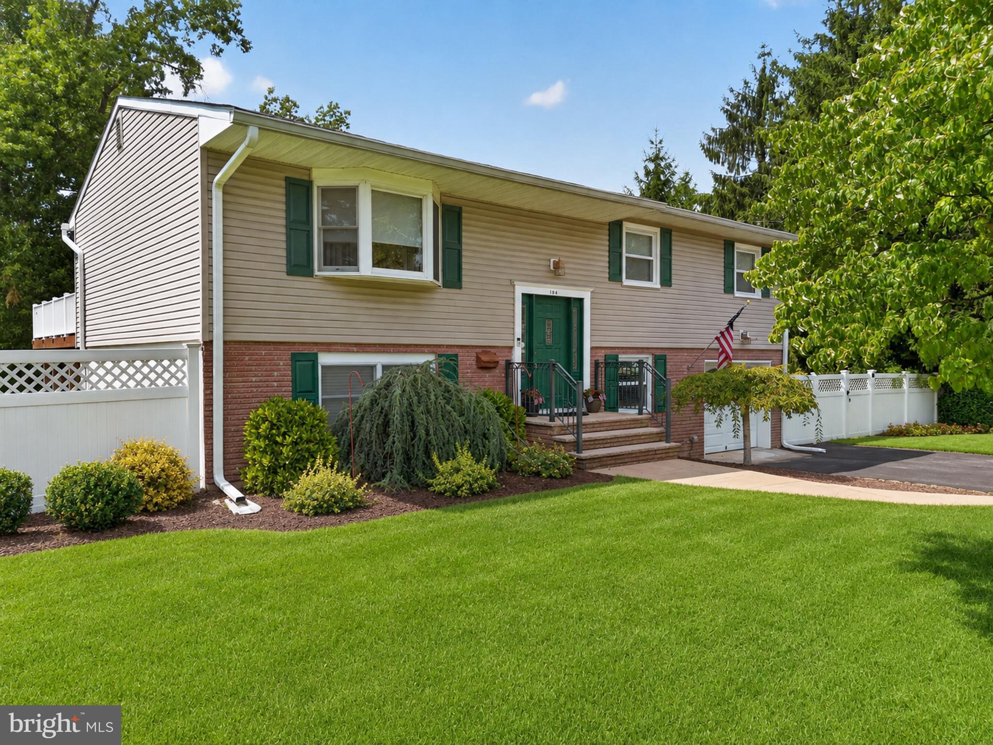 104 Pinewood Rd, Howell, NJ 07731 photo
