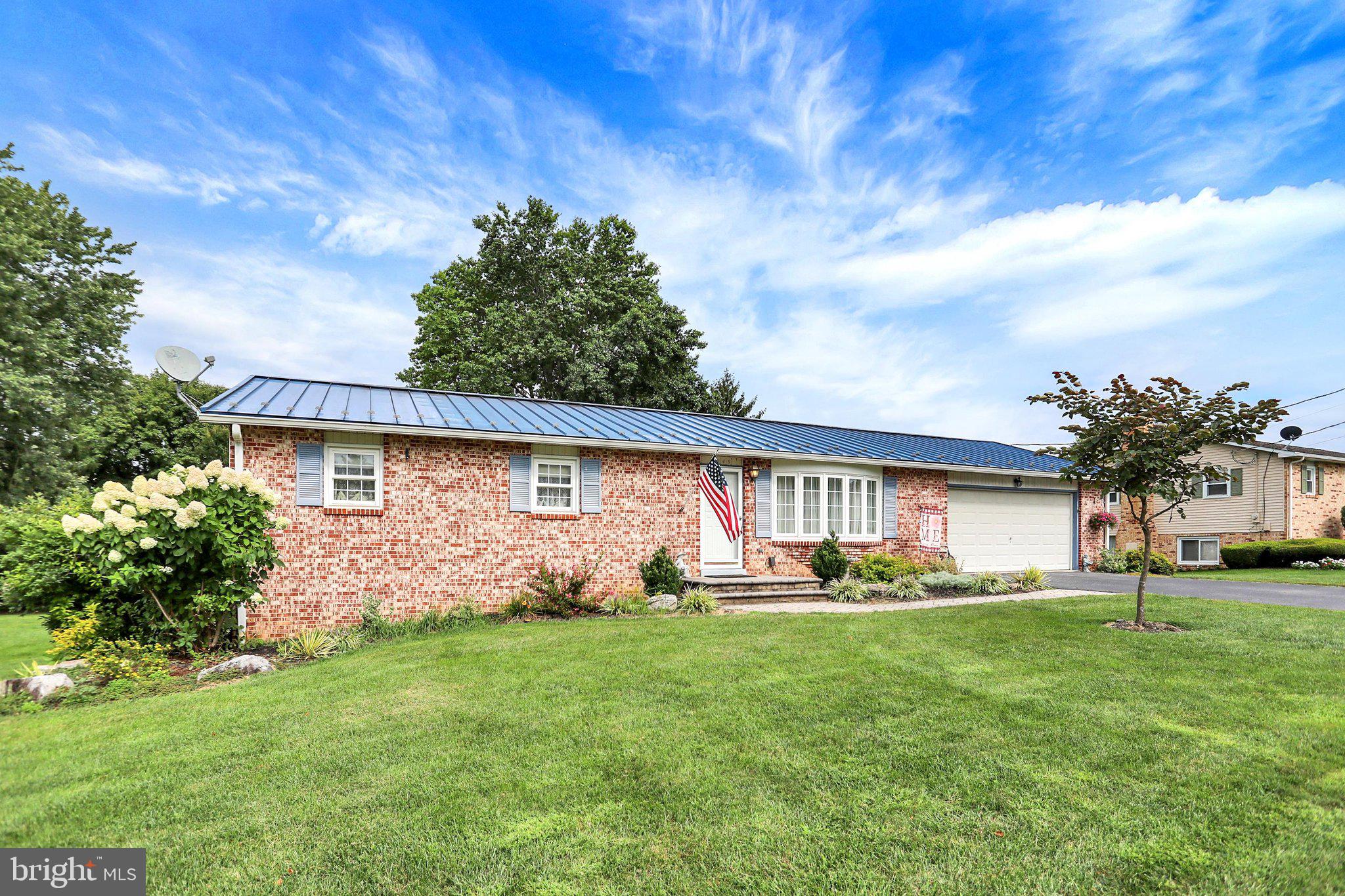 545 Boxwood Ln, Carlisle, PA 17015