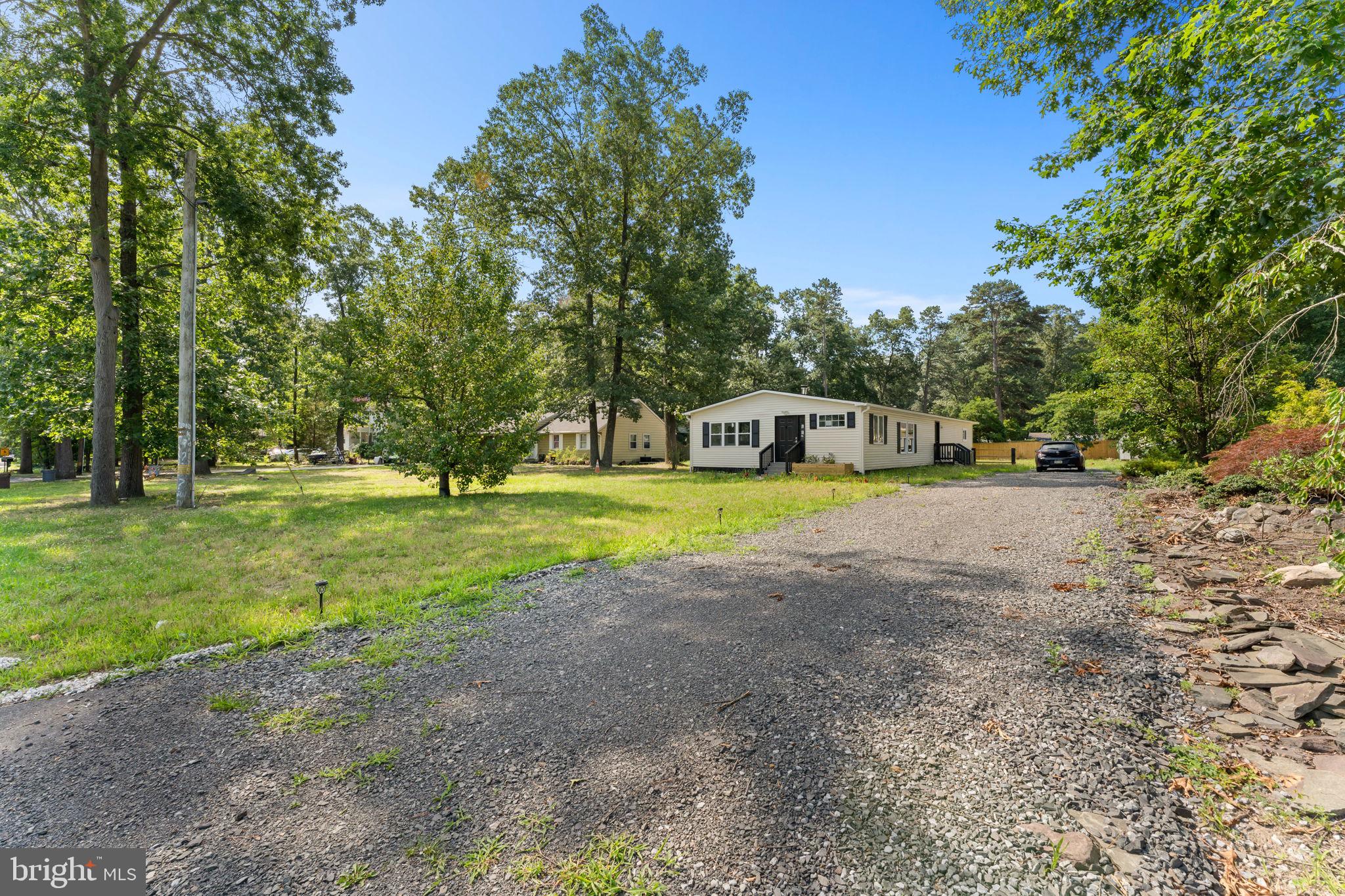 2711 Shore Dr, Williamstown, NJ 08094