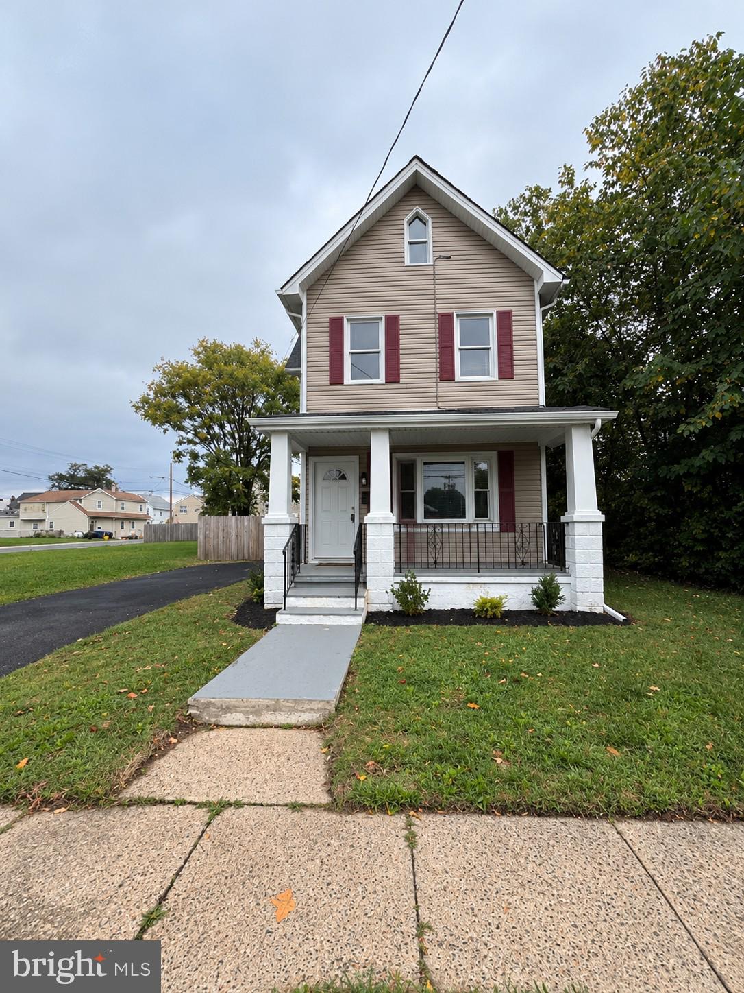 623 3rd St, Florence, NJ 08518