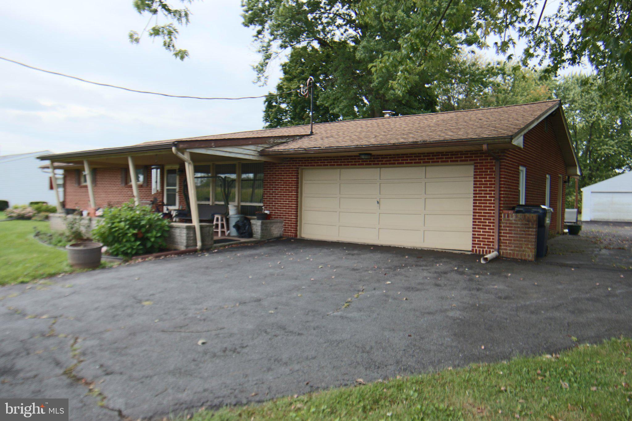 275 N Deodate Rd, Middletown, PA 17057 photo