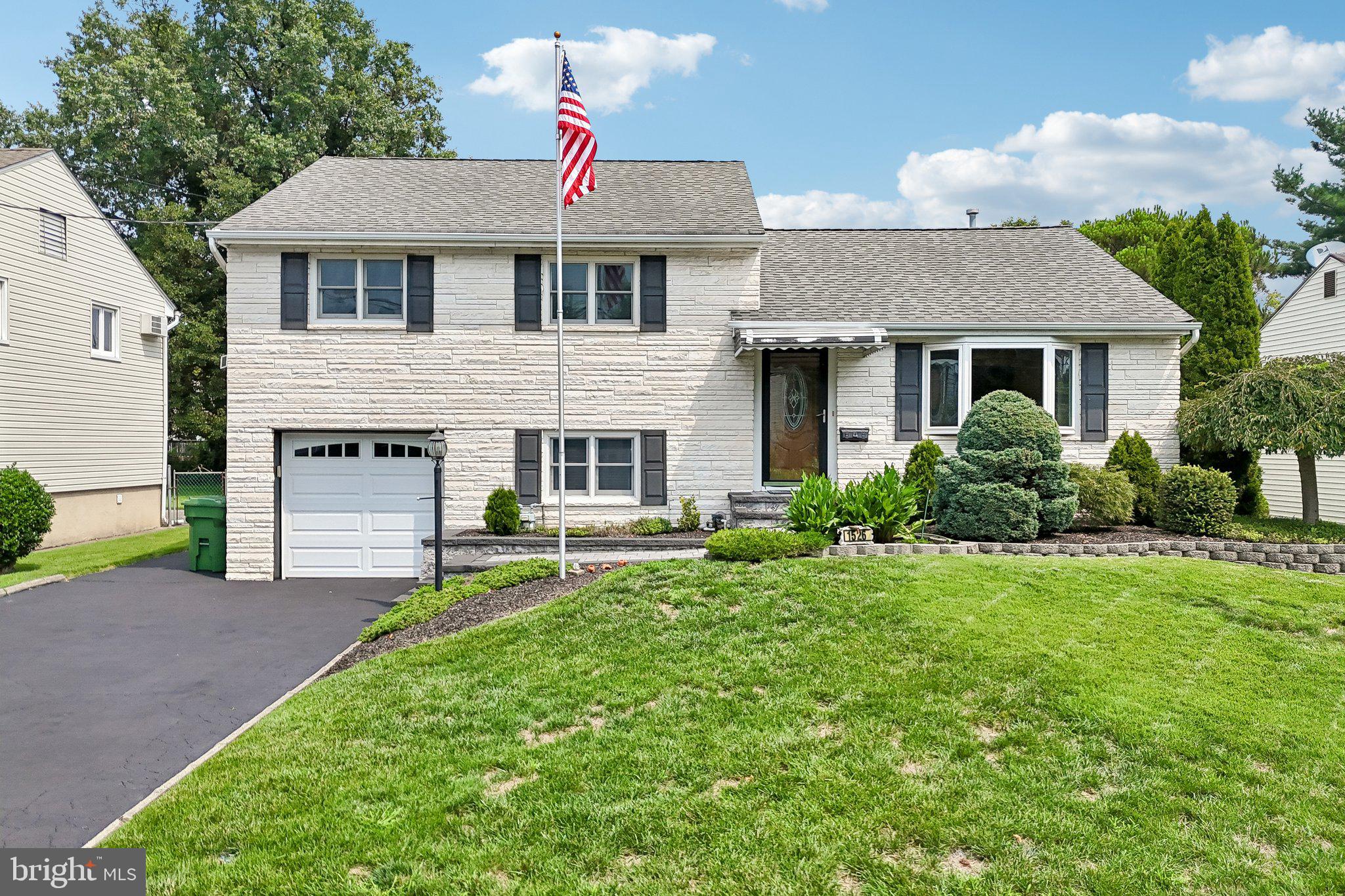 1526 Stiles St, Linden, NJ 07036