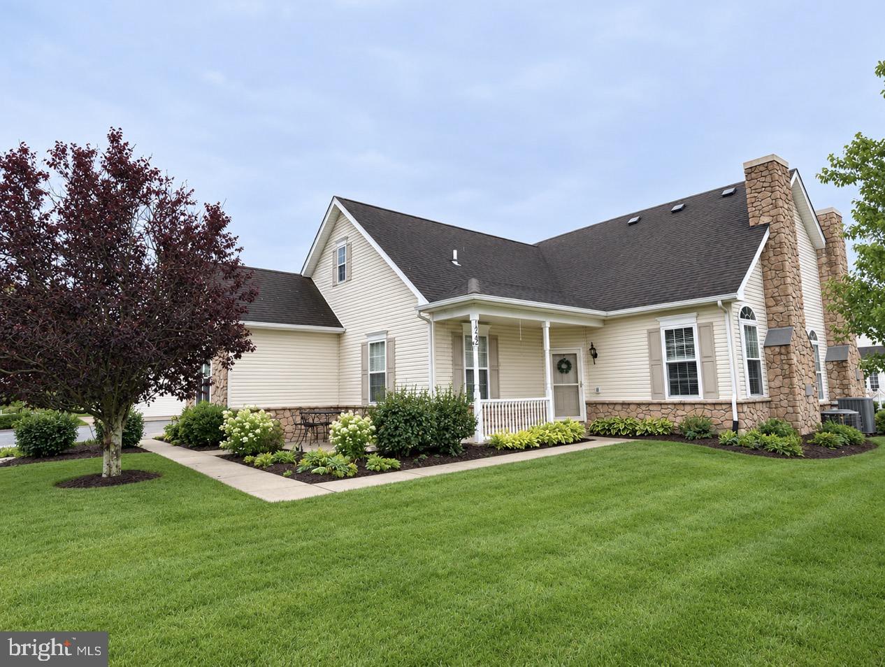 1022 Bordeaux Ln, Pennsburg, PA 18073