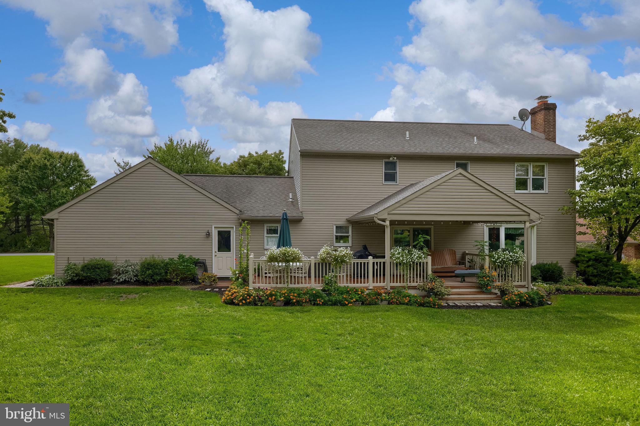 24 Countryside Ln, Lititz, PA 17543 photo