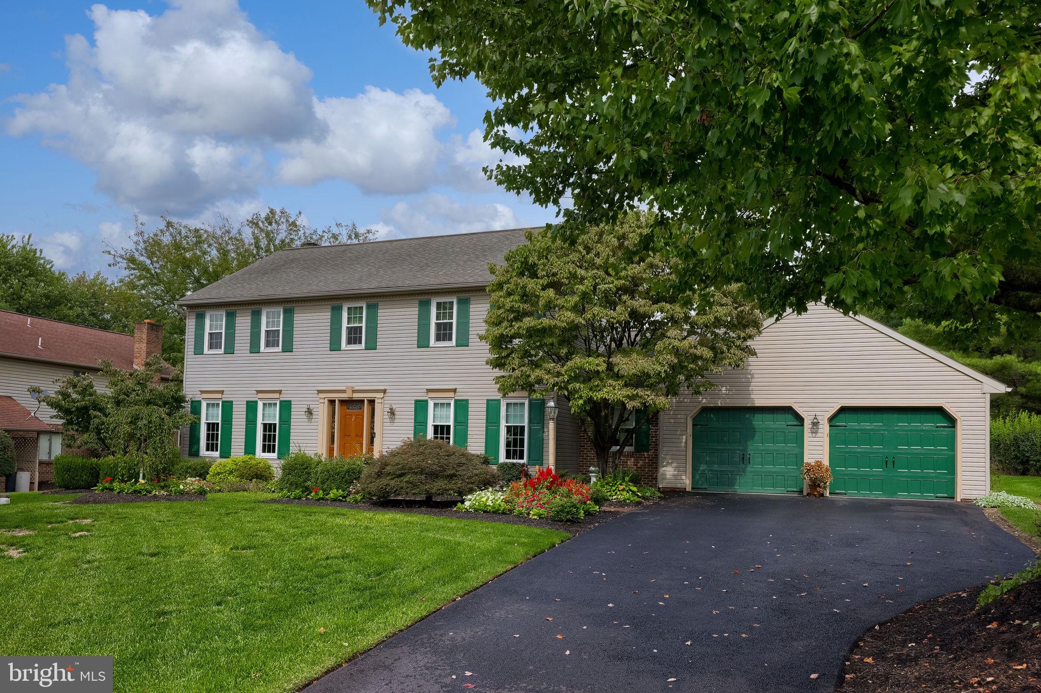 24 Countryside Ln, Lititz, PA 17543