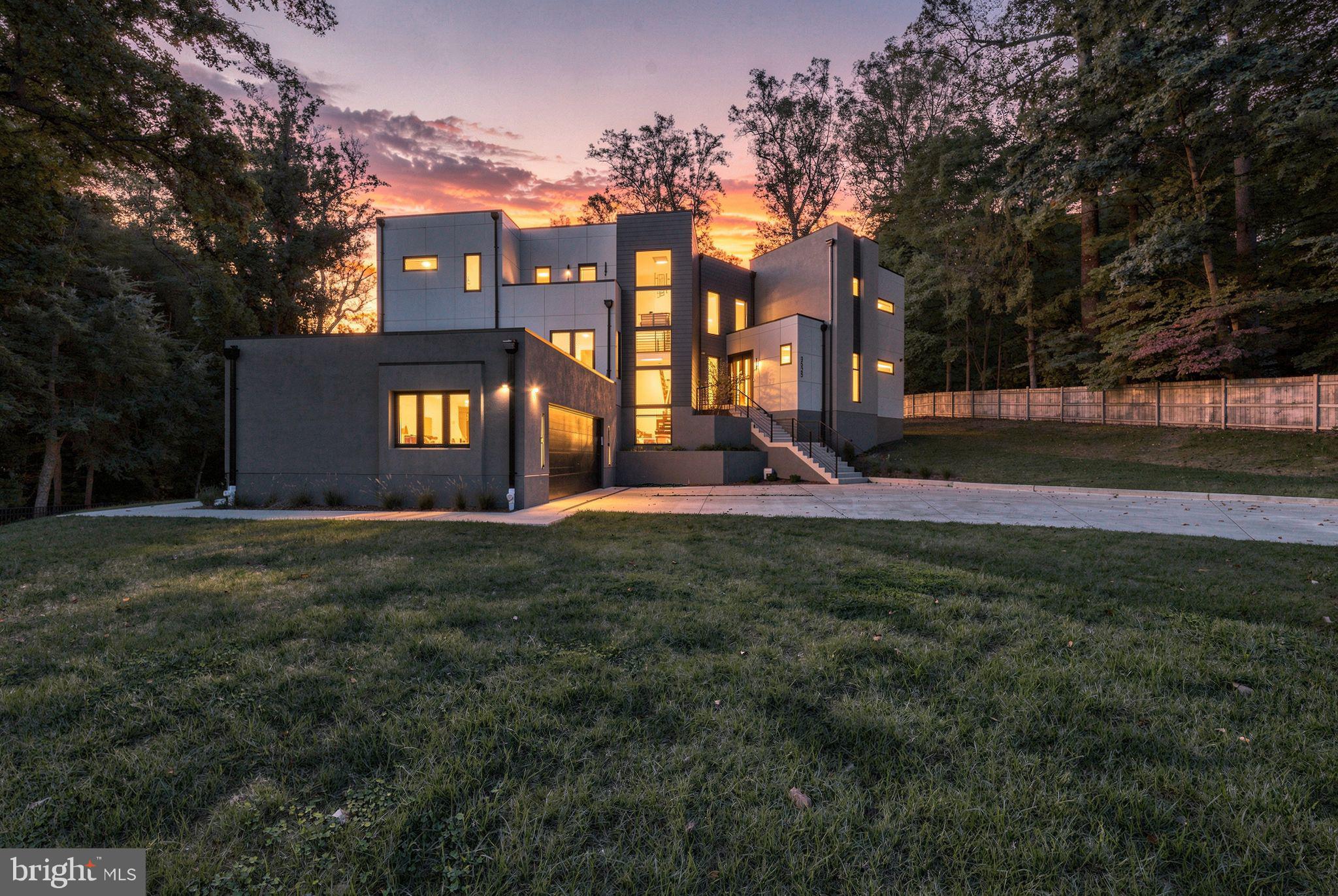 3525 Glenbrook Rd, Fairfax, VA 22031
