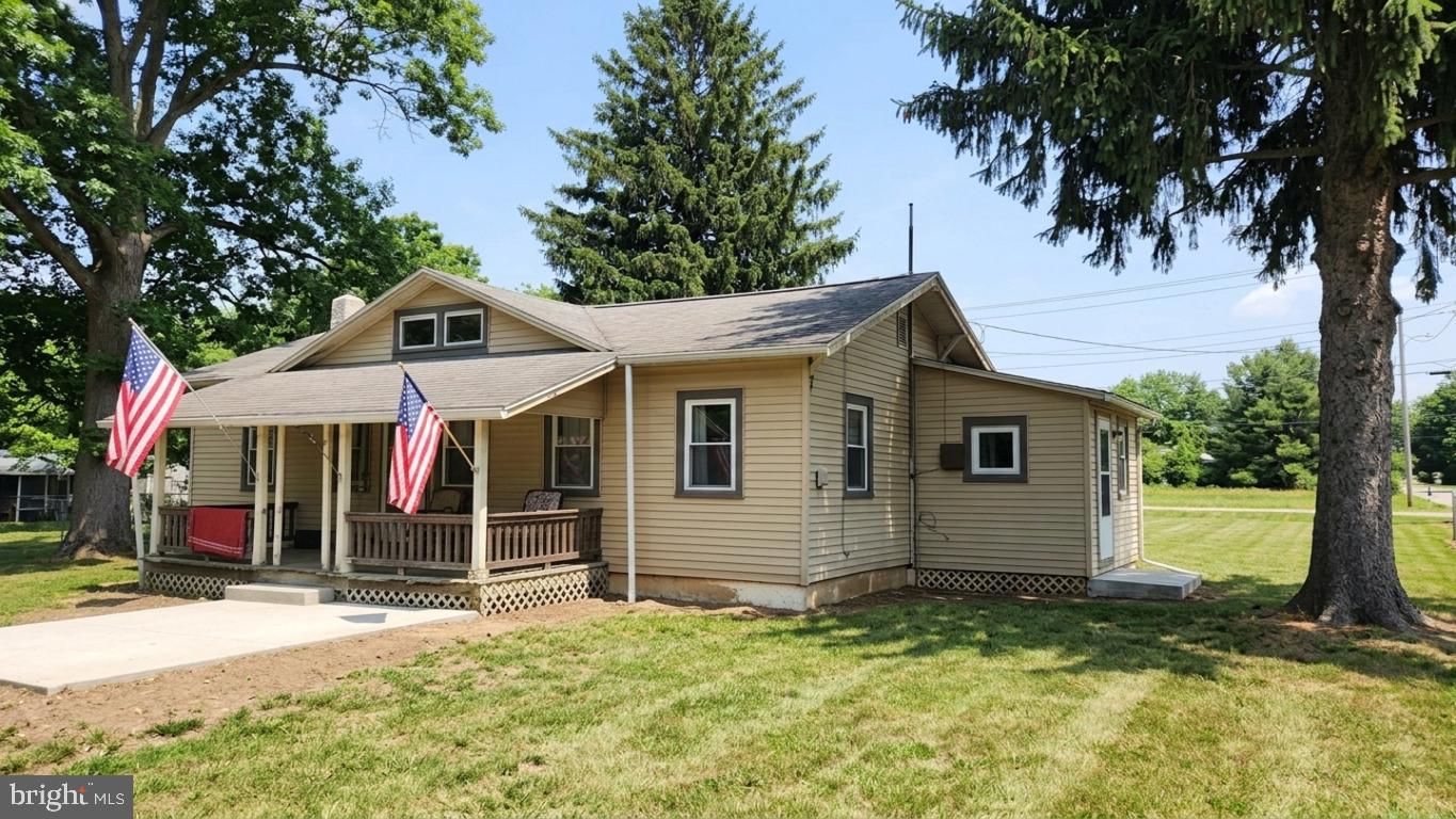 1043 Clemmers Mill Rd, Schwenksville, PA 19473 photo
