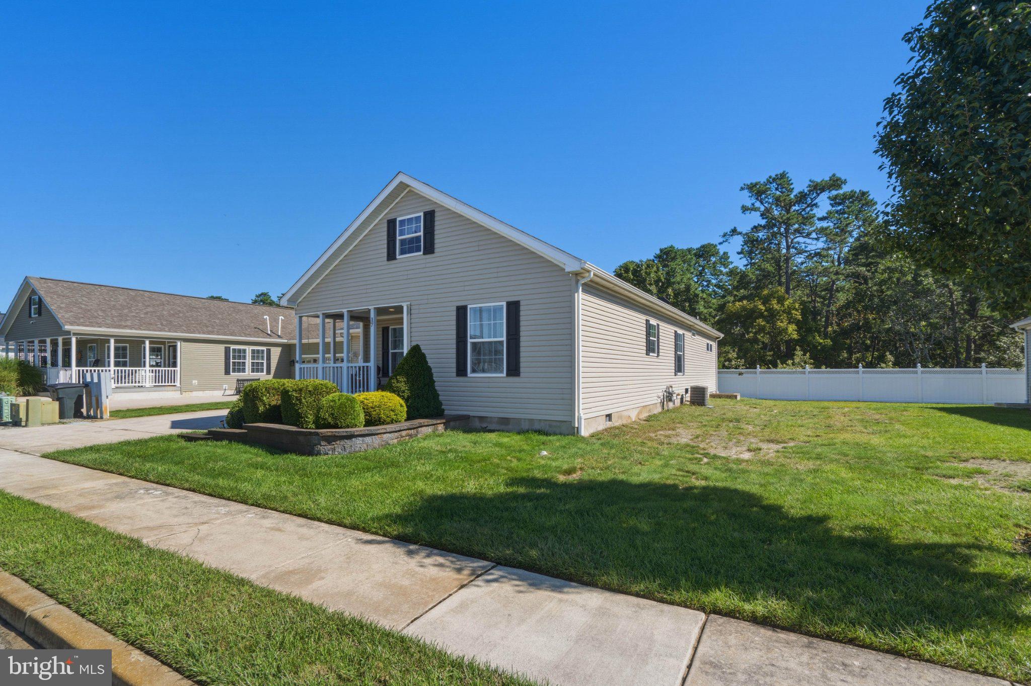 17 Betsy Ross Ct, Millville, NJ 08332 photo