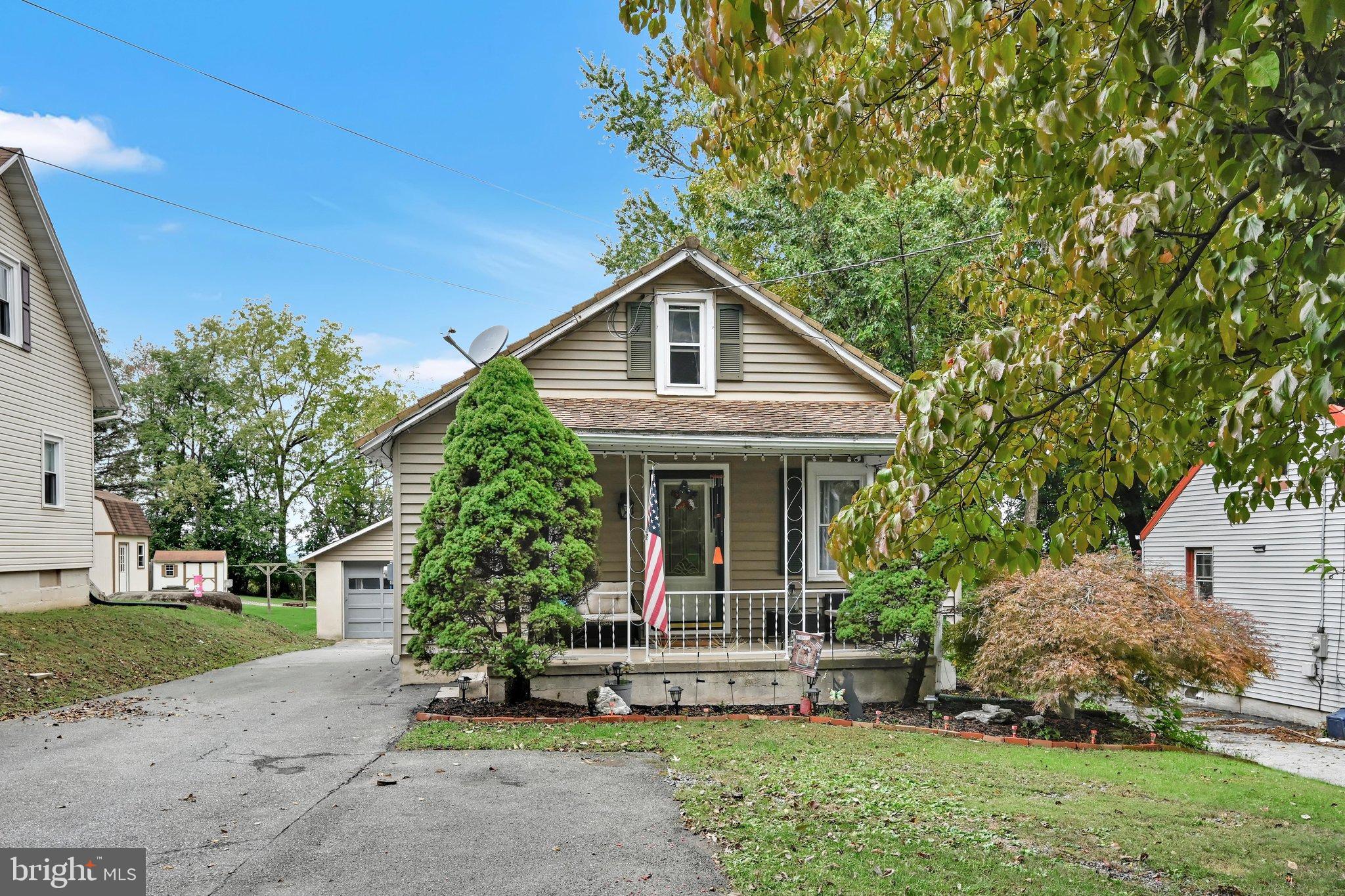 261 Poplar St, Fleetwood, PA 19522