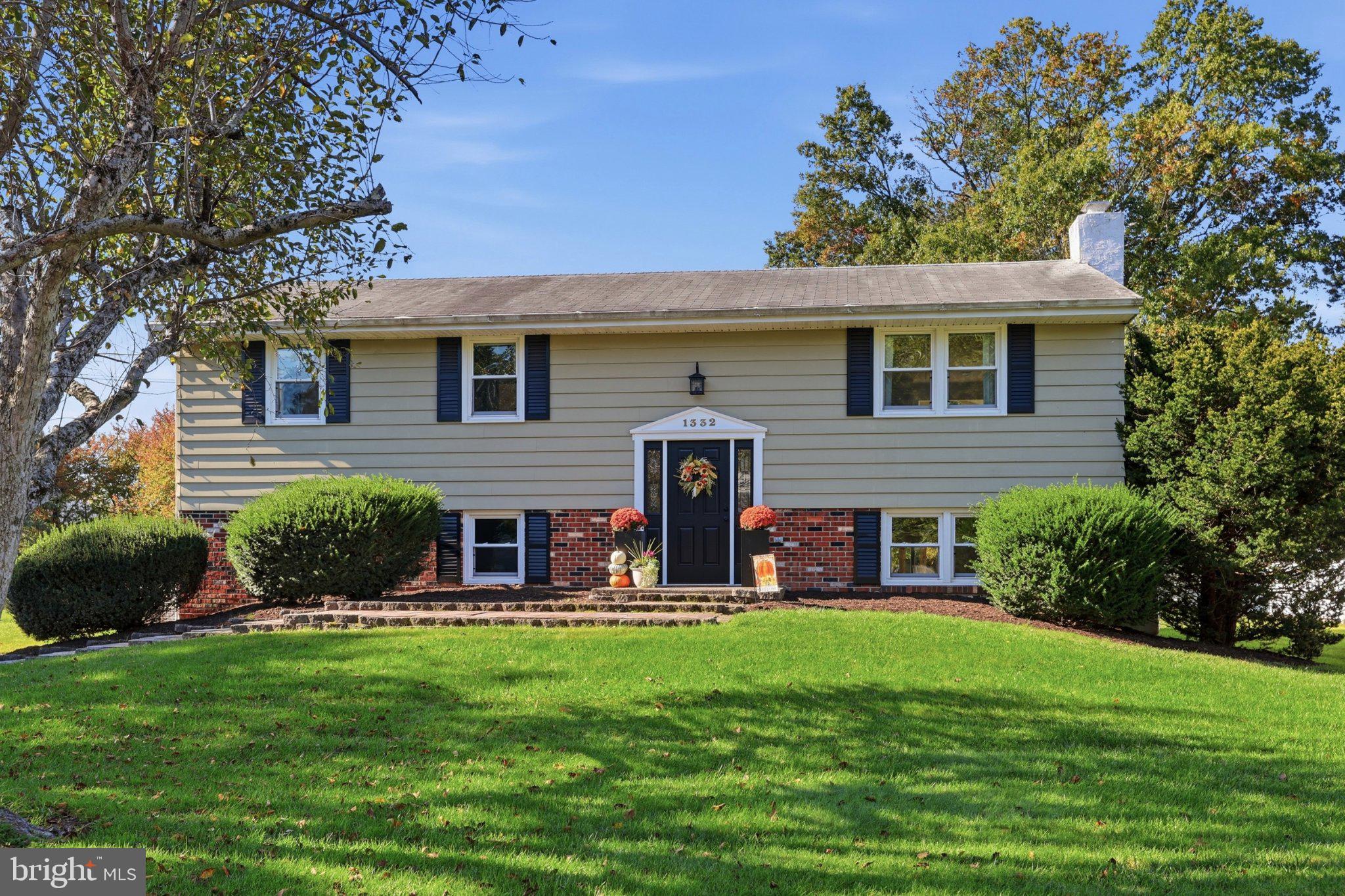 1332 Meadow Ln, Perkasie, PA 18944