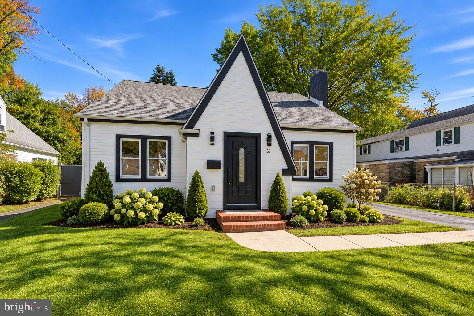 2 Pershing Ave, Ewan, NJ 08618