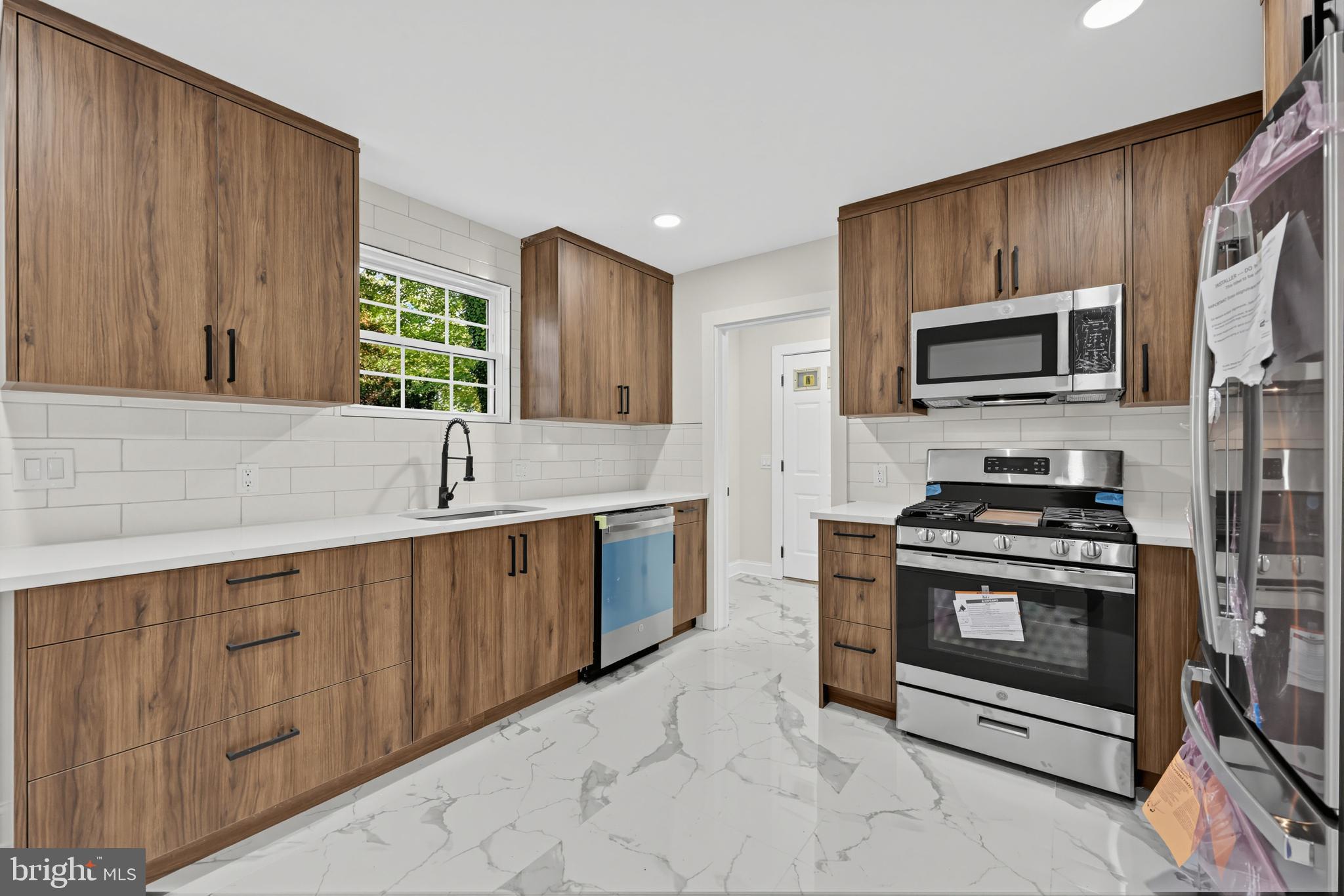 2 Pershing Ave, Ewan, NJ 08618 photo