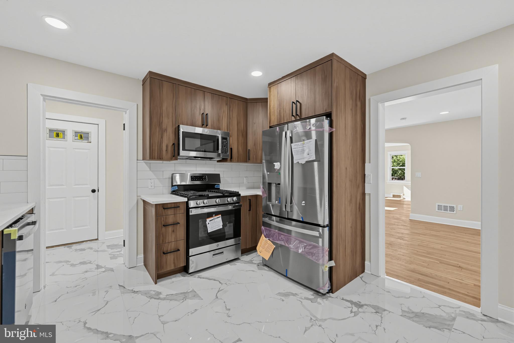 2 Pershing Ave, Ewan, NJ 08618 photo