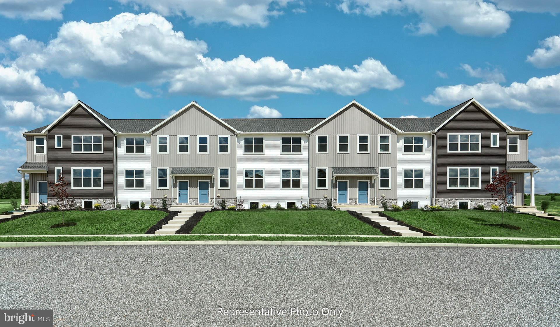 26 Conifer Dr, Elizabethtown, PA 17022