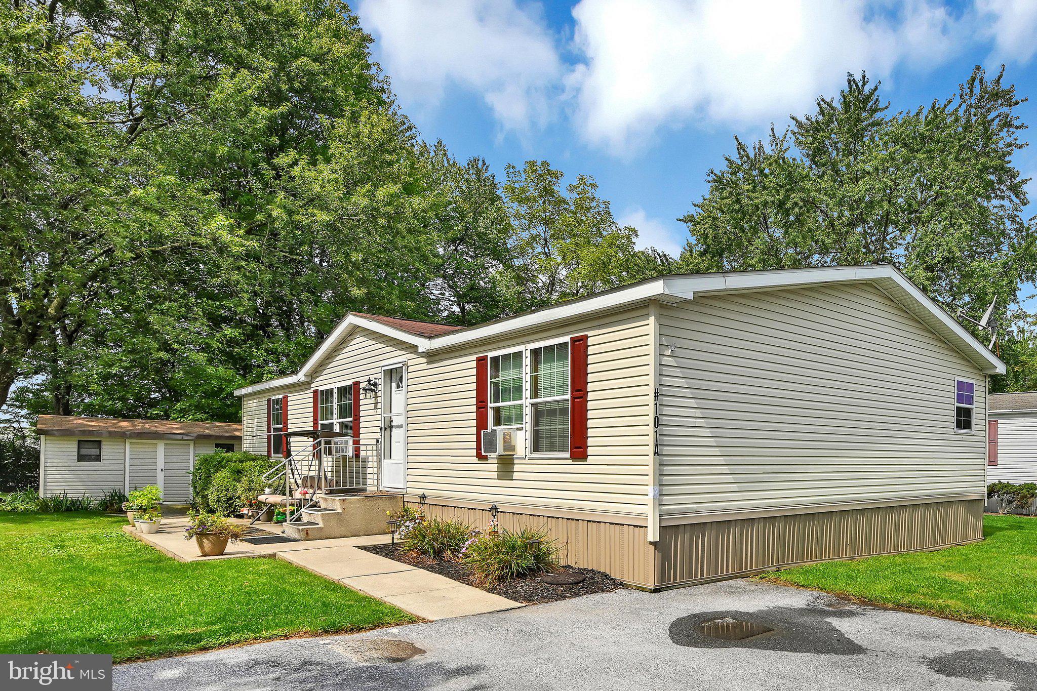 101 Northcrest Park, Lebanon, PA 17046 photo