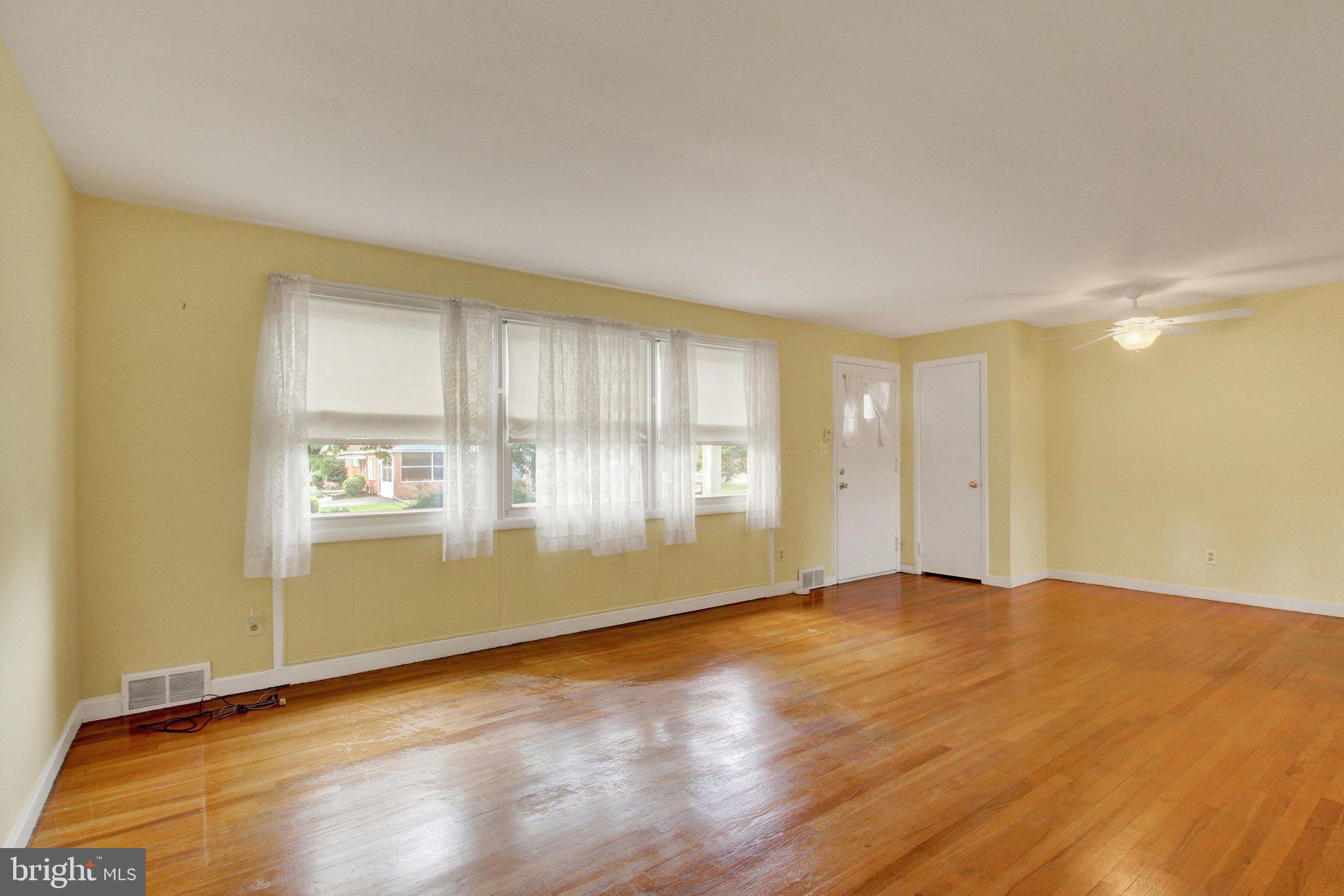 2409 Cambridge Rd, York, PA 17402 photo