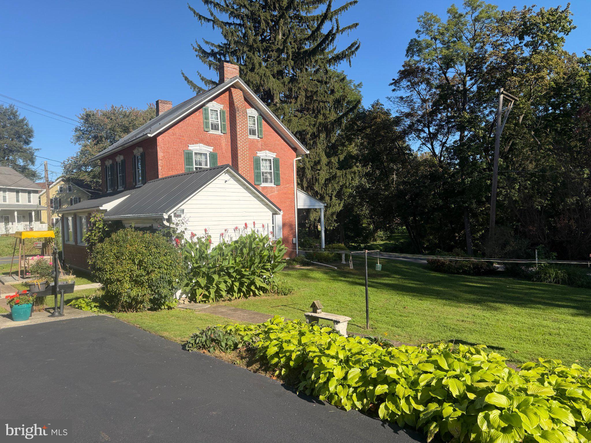 314 Meadow Valley Rd, Lititz, PA 17543