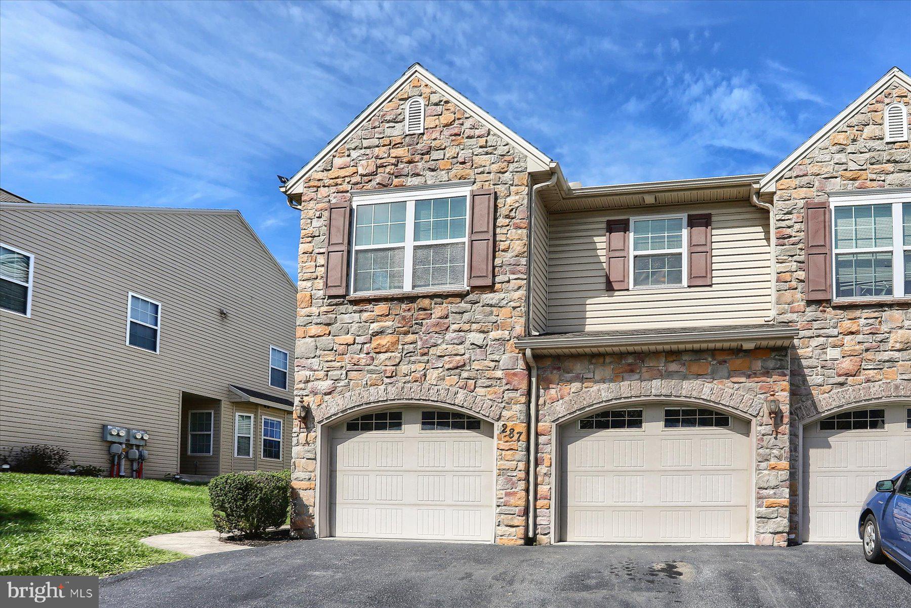 287 Fieldstone Ct, New Cumberland, PA 17070