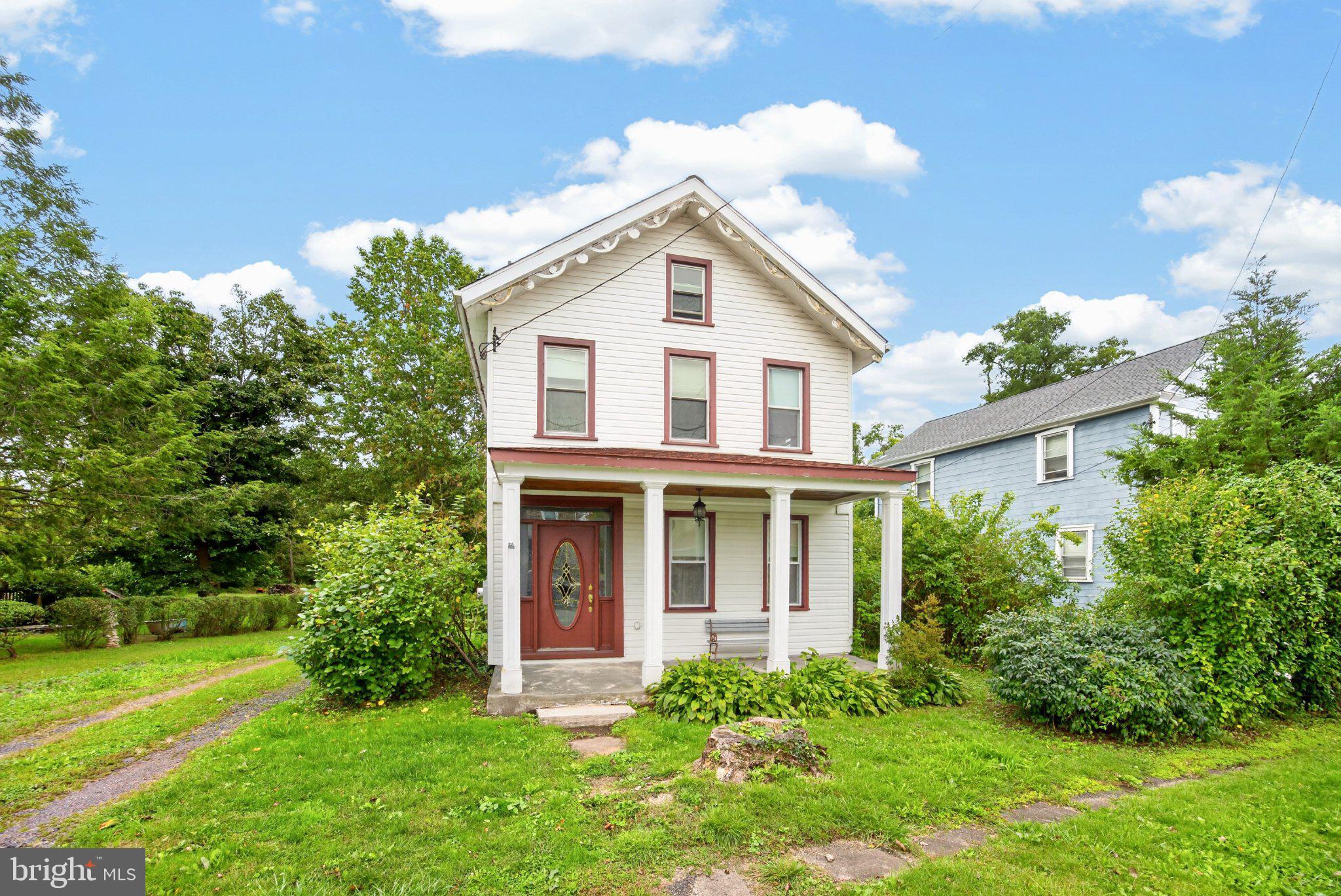 16 Hilltown Pike, Line Lexington, PA 18932