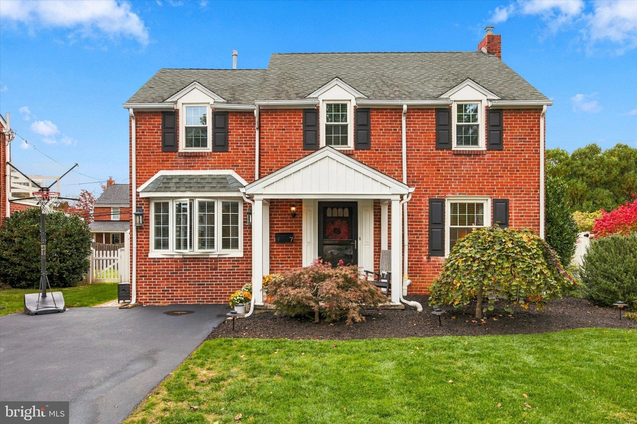 7 Valley View Ln, Newtown Square, PA 19073
