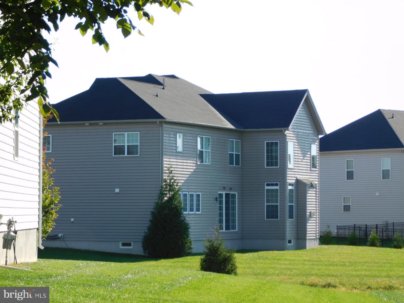 906 Melissa Ct, New Castle, DE 19720 photo