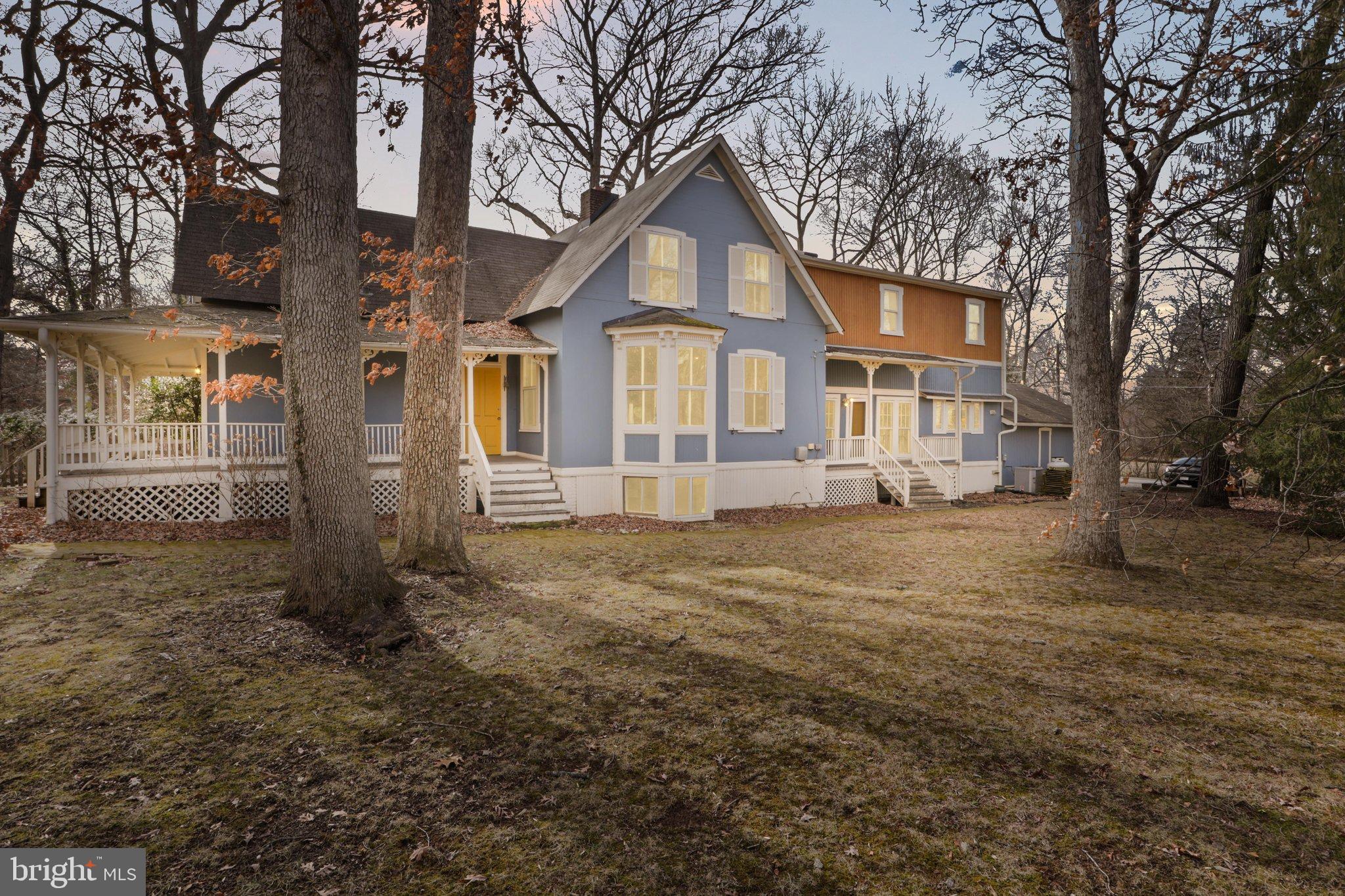206 Grove Ave, Washington Grove, MD 20880