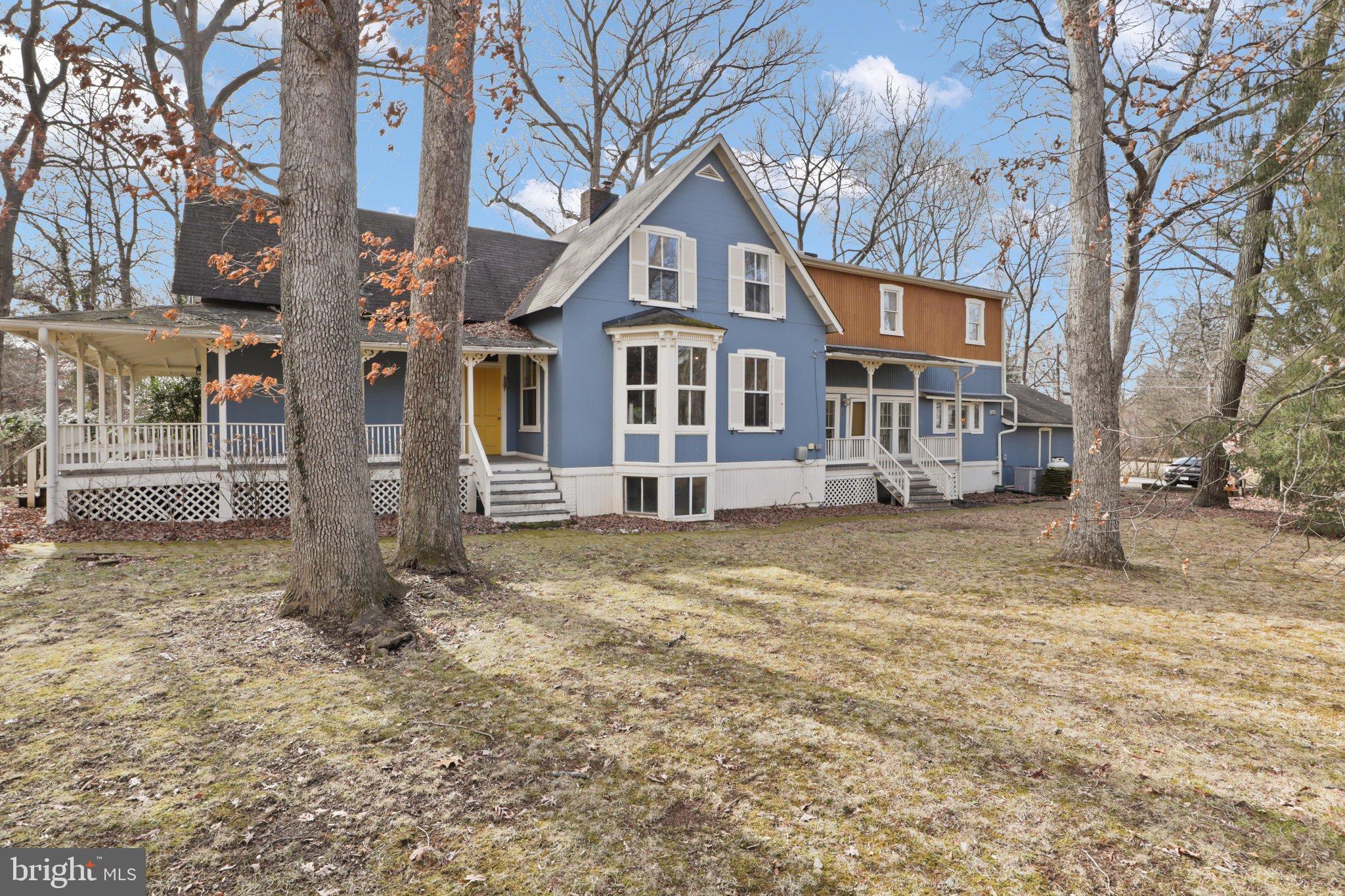 206 Grove Ave, Washington Grove, MD 20880 photo