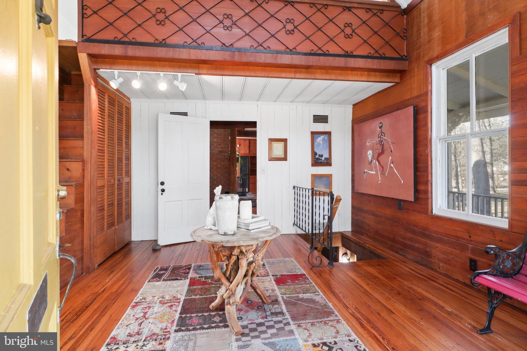 206 Grove Ave, Washington Grove, MD 20880 photo