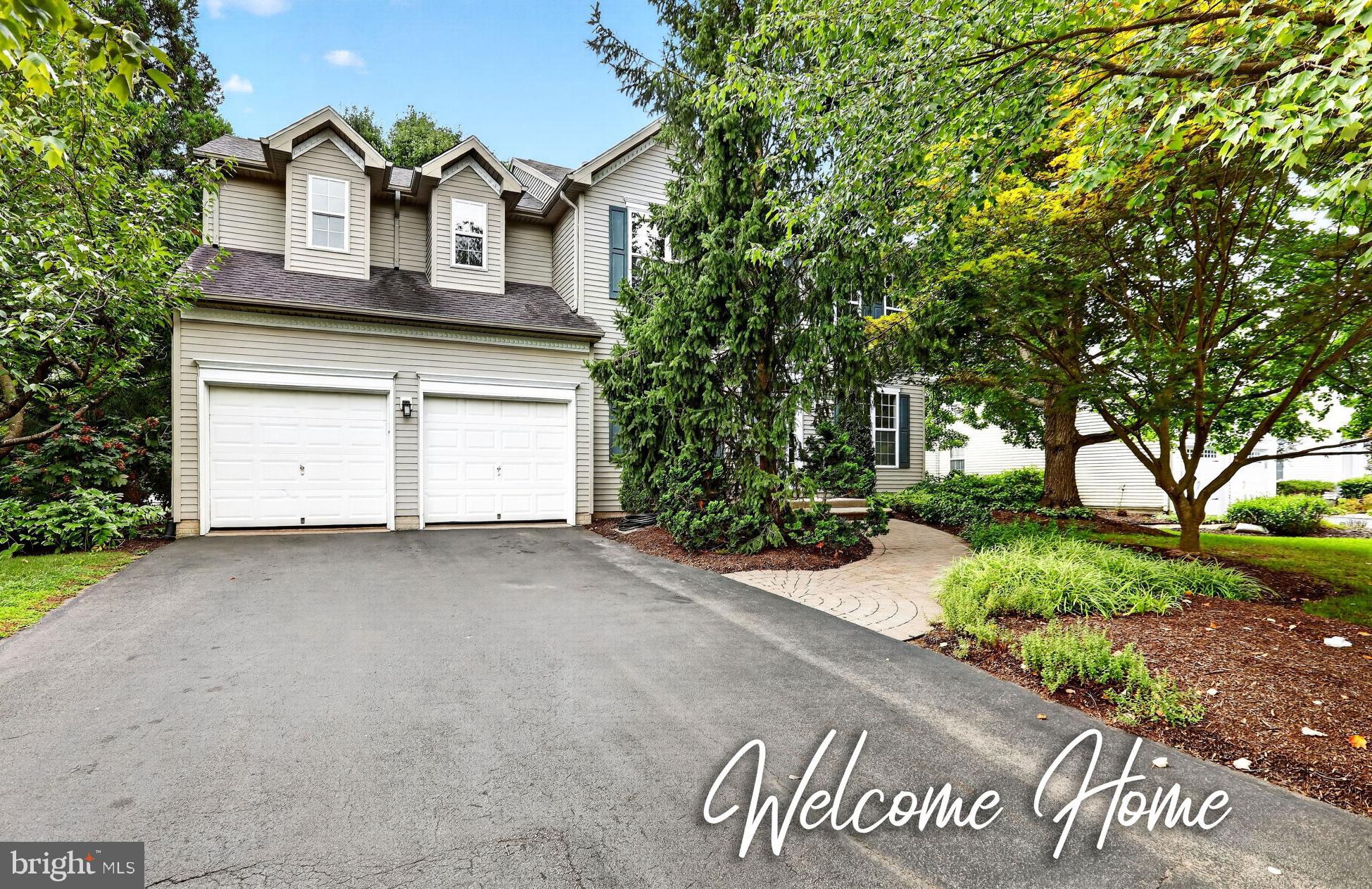 42 Stonehedge Dr, Hightstown, NJ 08520