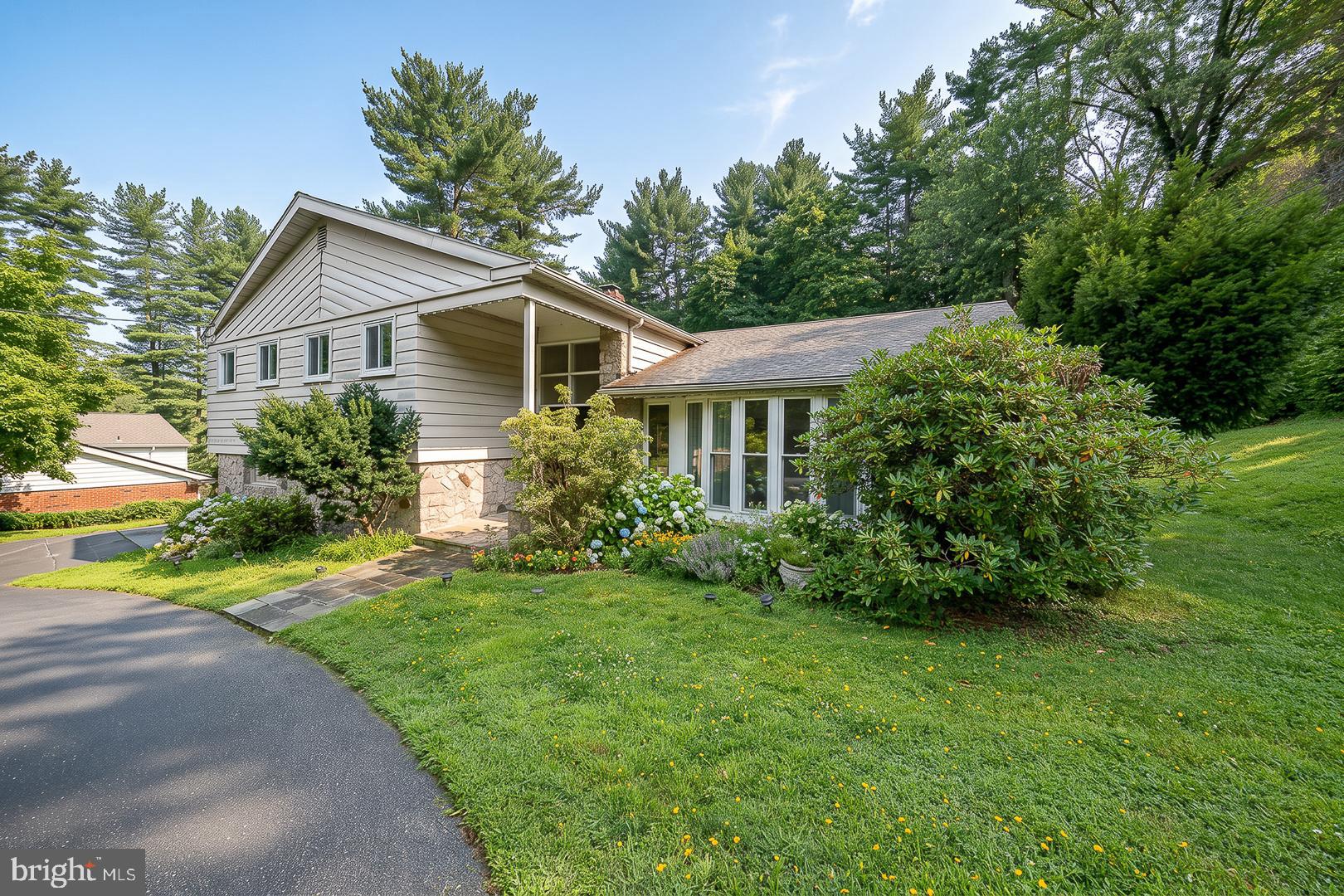 528 Sprague Rd, Enon Valley, PA 19072