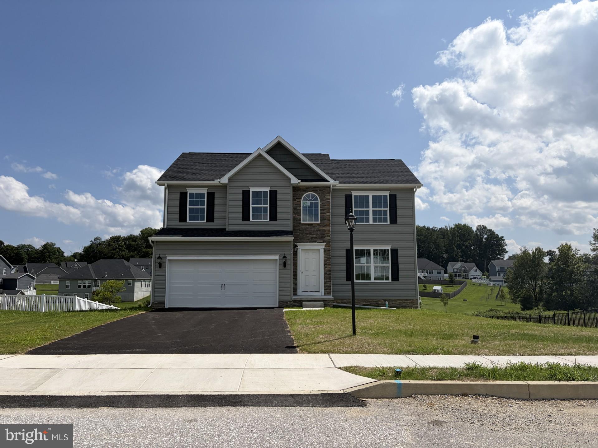 540 Ripple Dr, Hanover, PA 17331