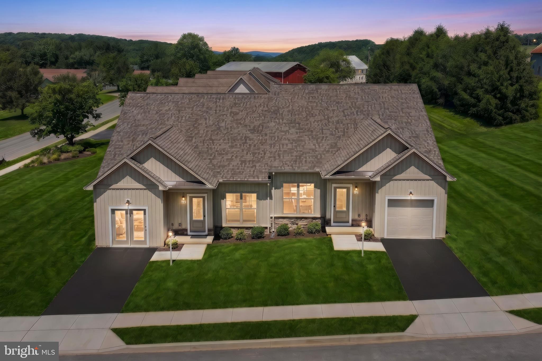127 Heather Glen Dr, Red Lion, PA 17356