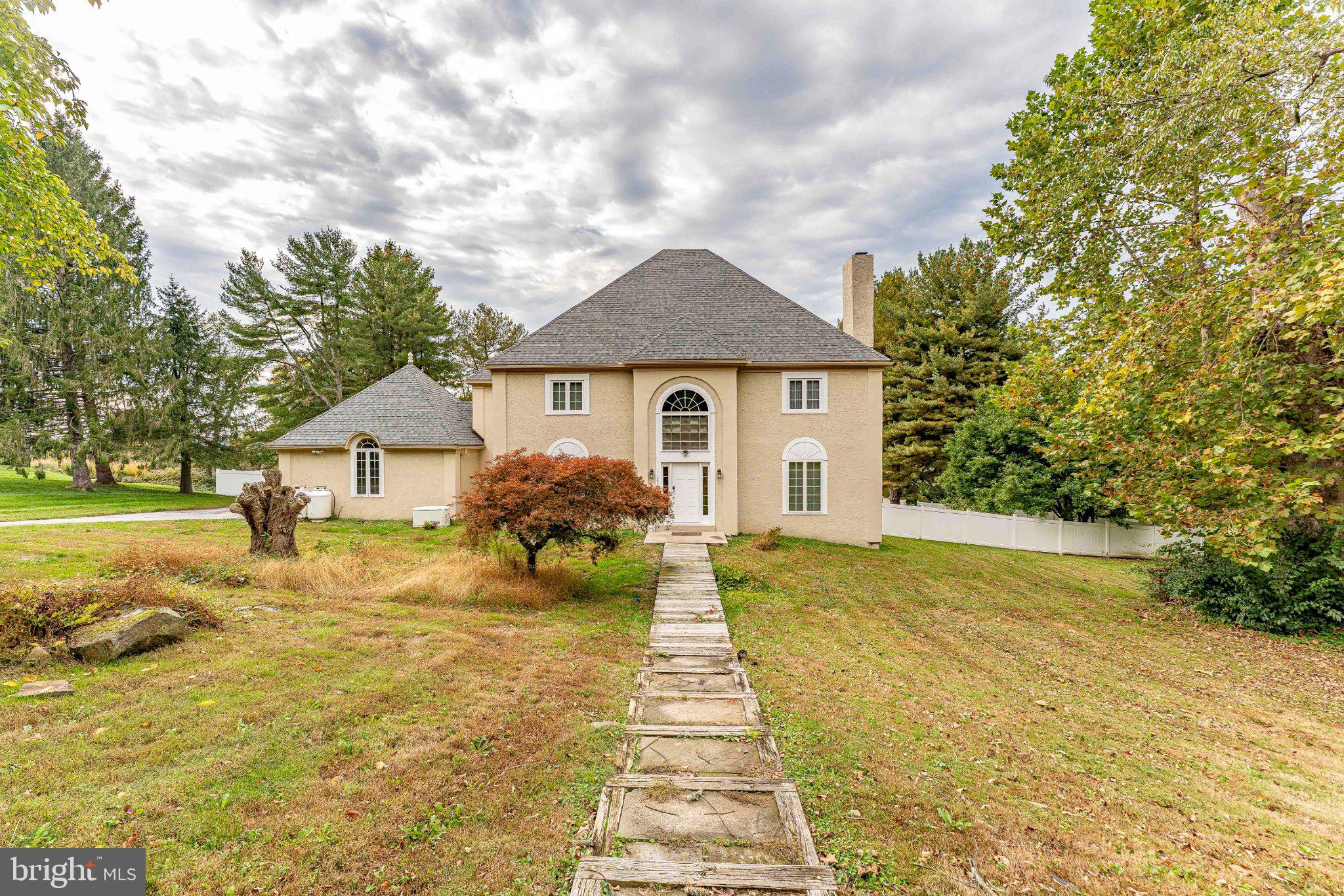 1103 Clover Hill Dr, West Chester, PA 19382