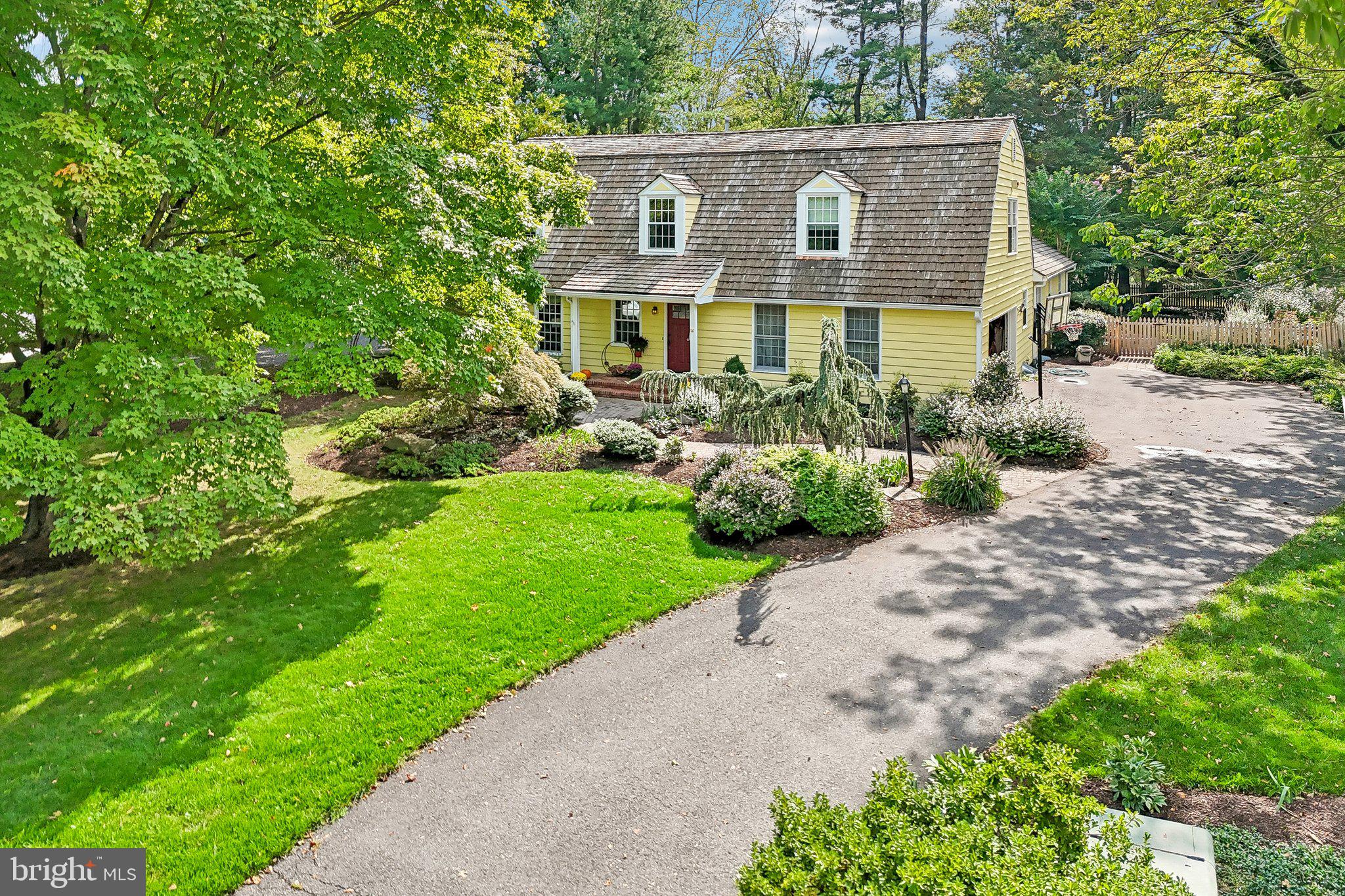 22 Scudder Ct, Pennington, NJ 08534