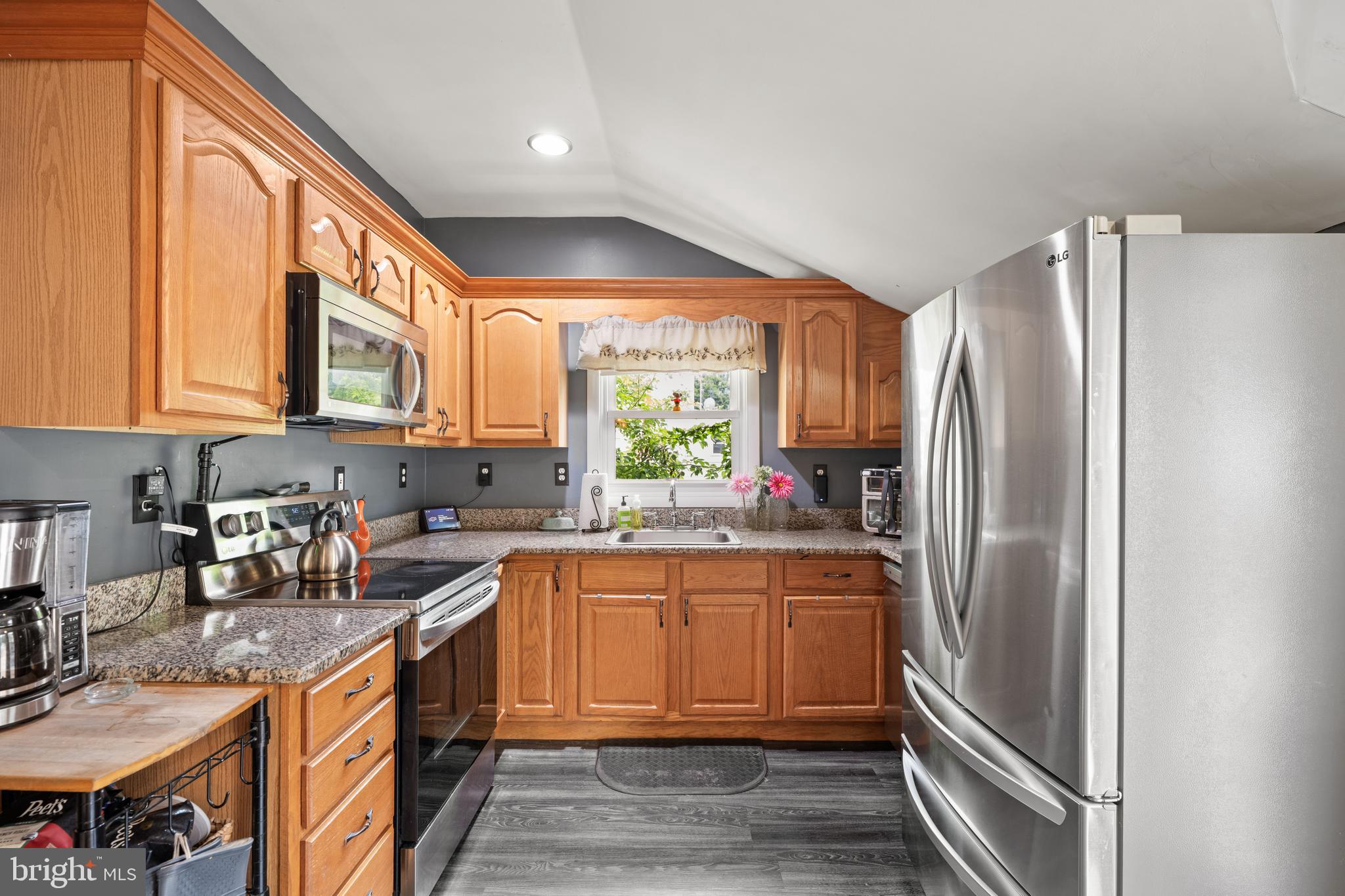 317 Broad St, Elmer, NJ 08318 photo