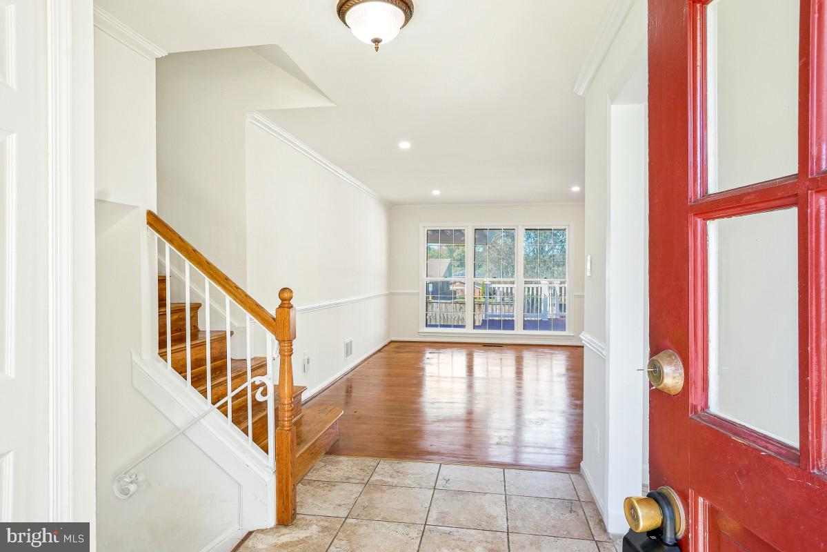 8829 N Westland Dr, Gaithersburg, MD 20877 photo