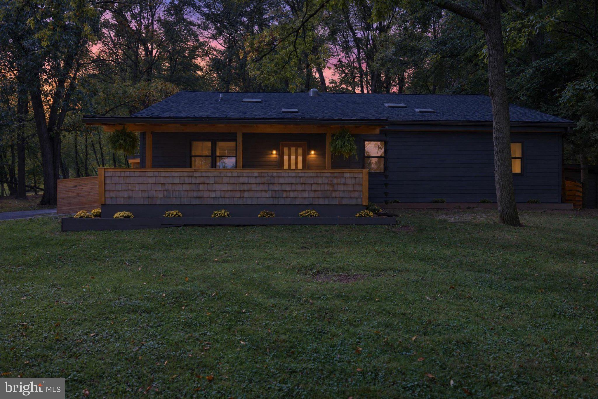 1061 York Rd, Dillsburg, PA 17019