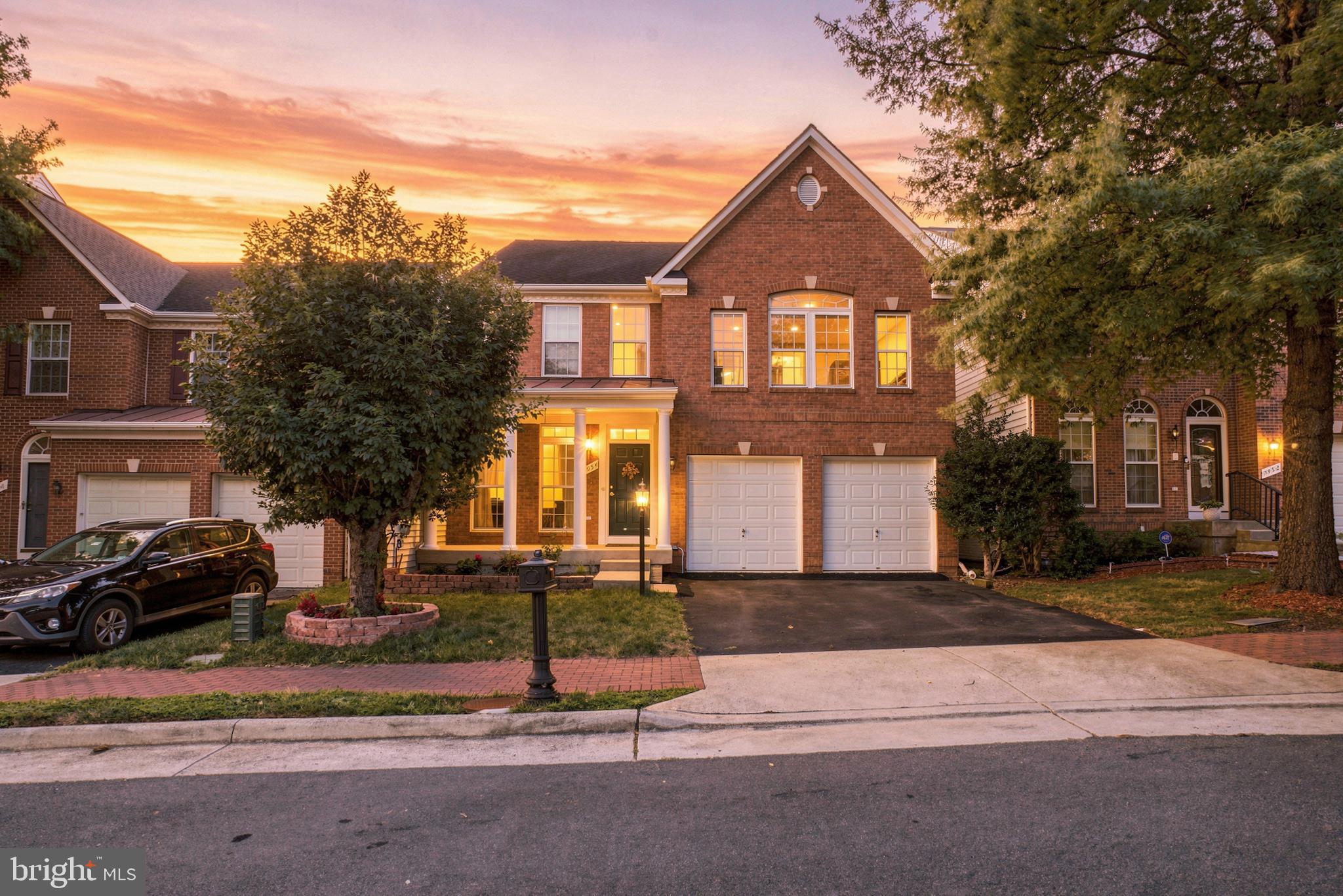 9954 Hill Dr, Lorton, VA 22079