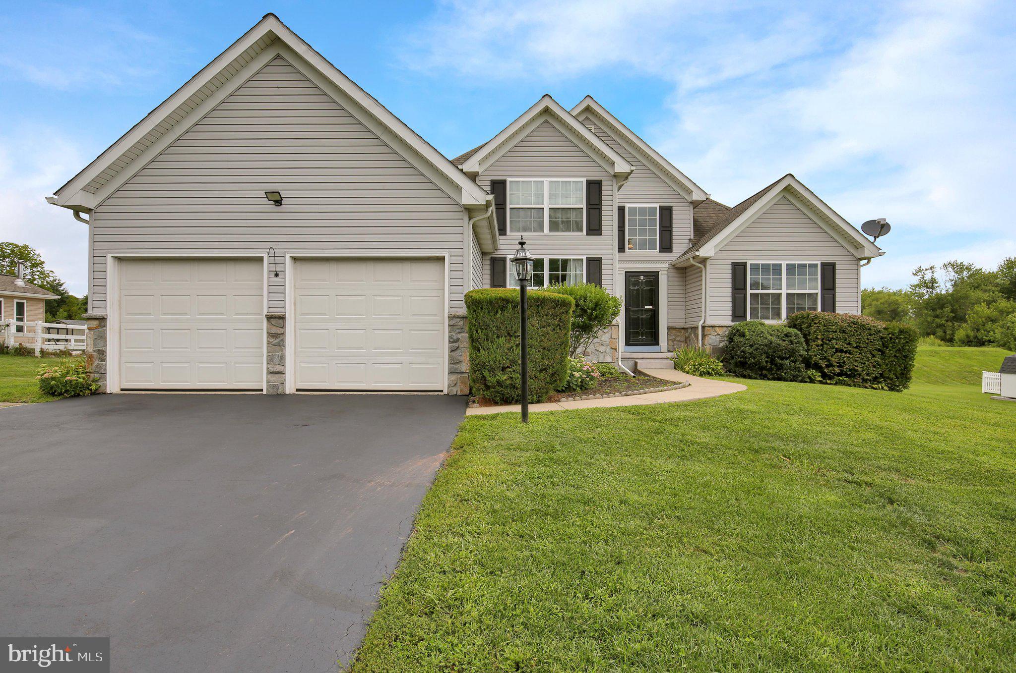 222 Yocom Rd, Douglassville, PA 19518 photo