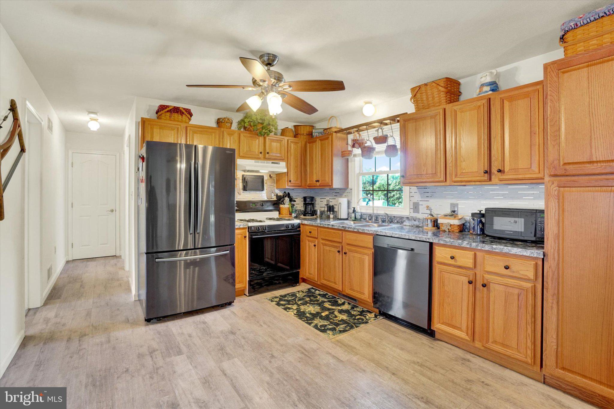 3870 N Sherman Extension Ext, Mount Wolf, PA 17347 photo