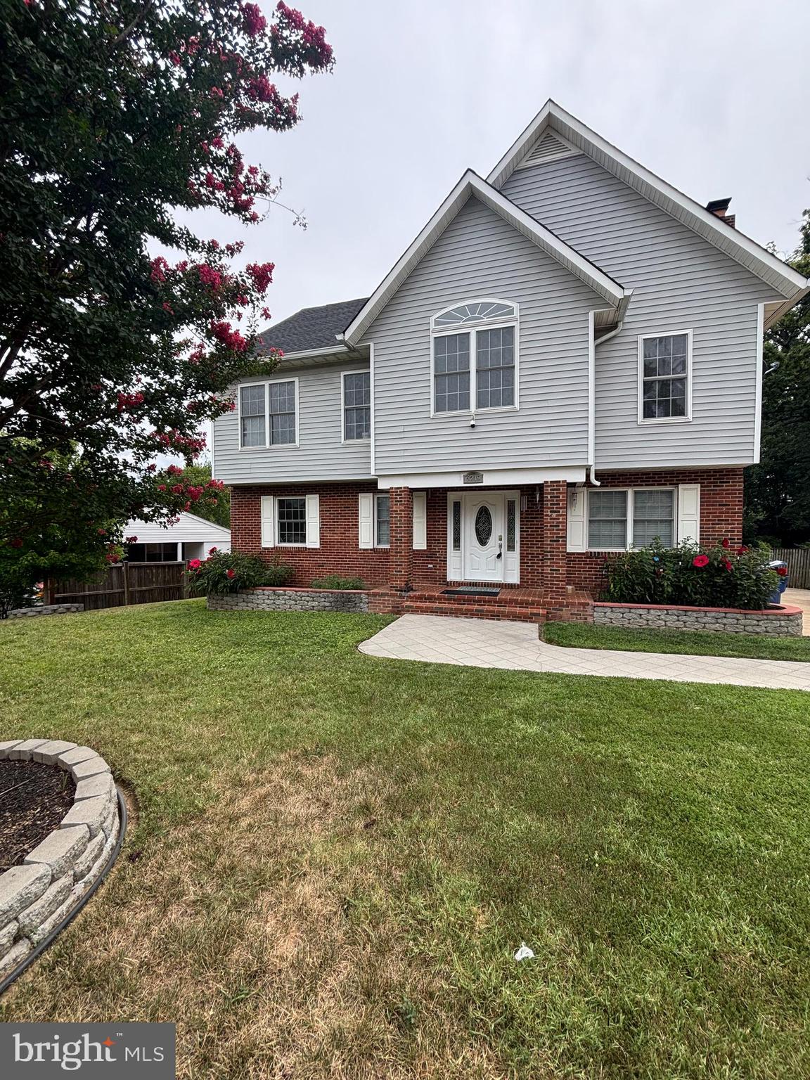 6219 Crestwood Dr, Alexandria, VA 22312