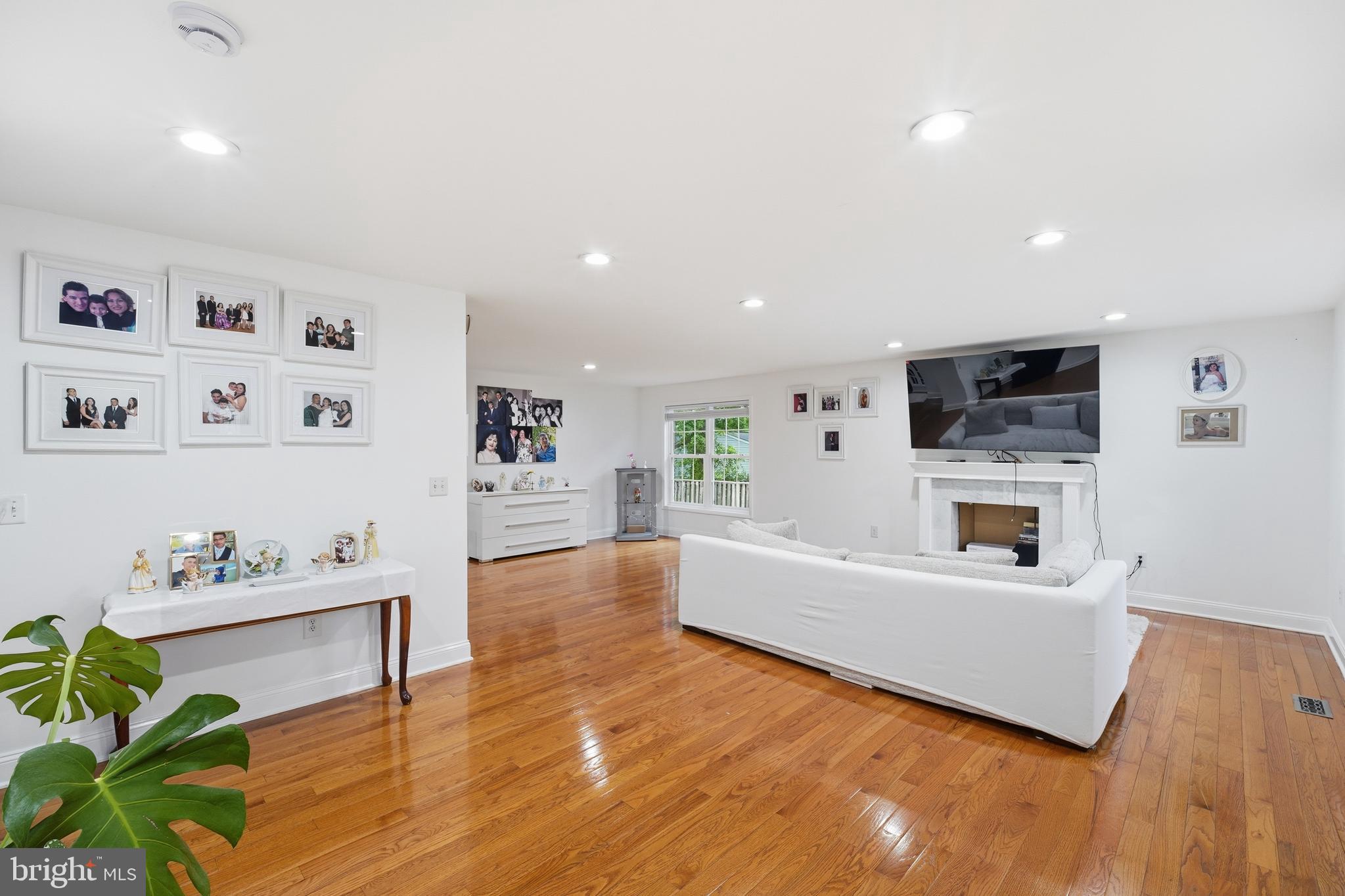 6219 Crestwood Dr, Alexandria, VA 22312 photo