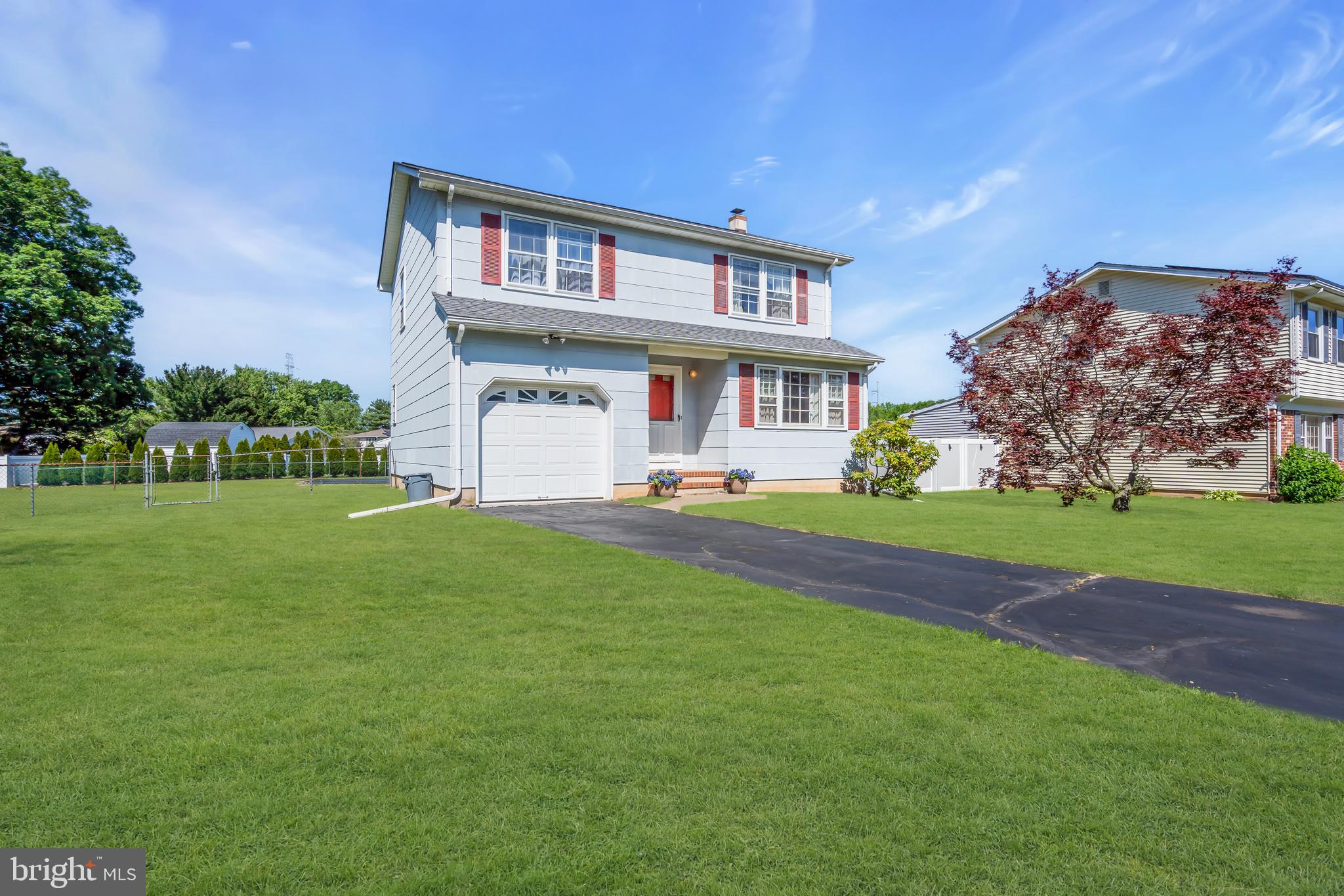 12 Angelique Ct, Hampton, NJ 08619 photo