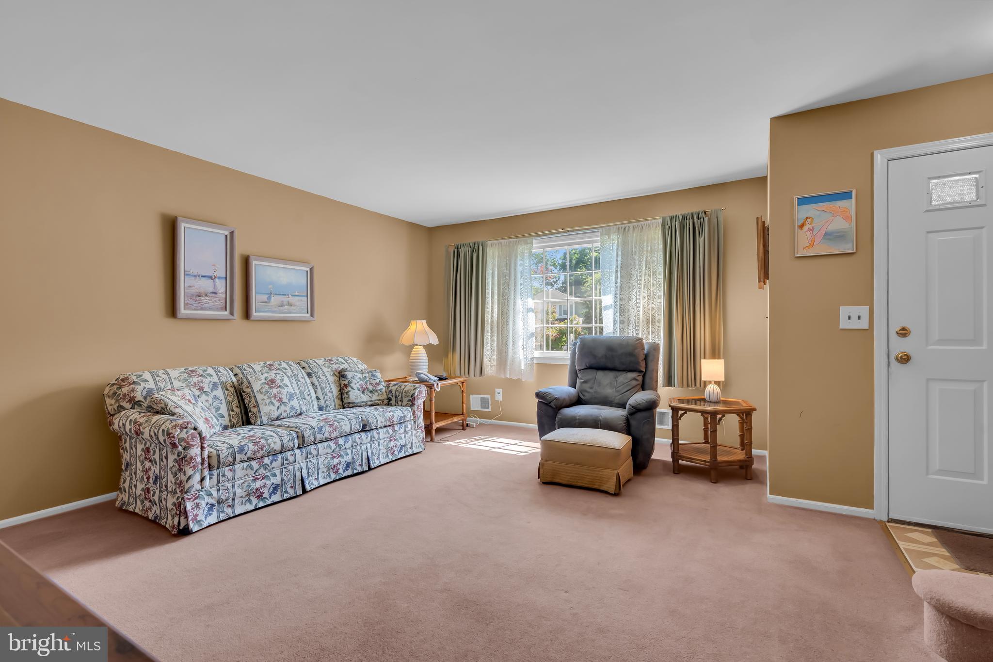 12 Angelique Ct, Hampton, NJ 08619 photo