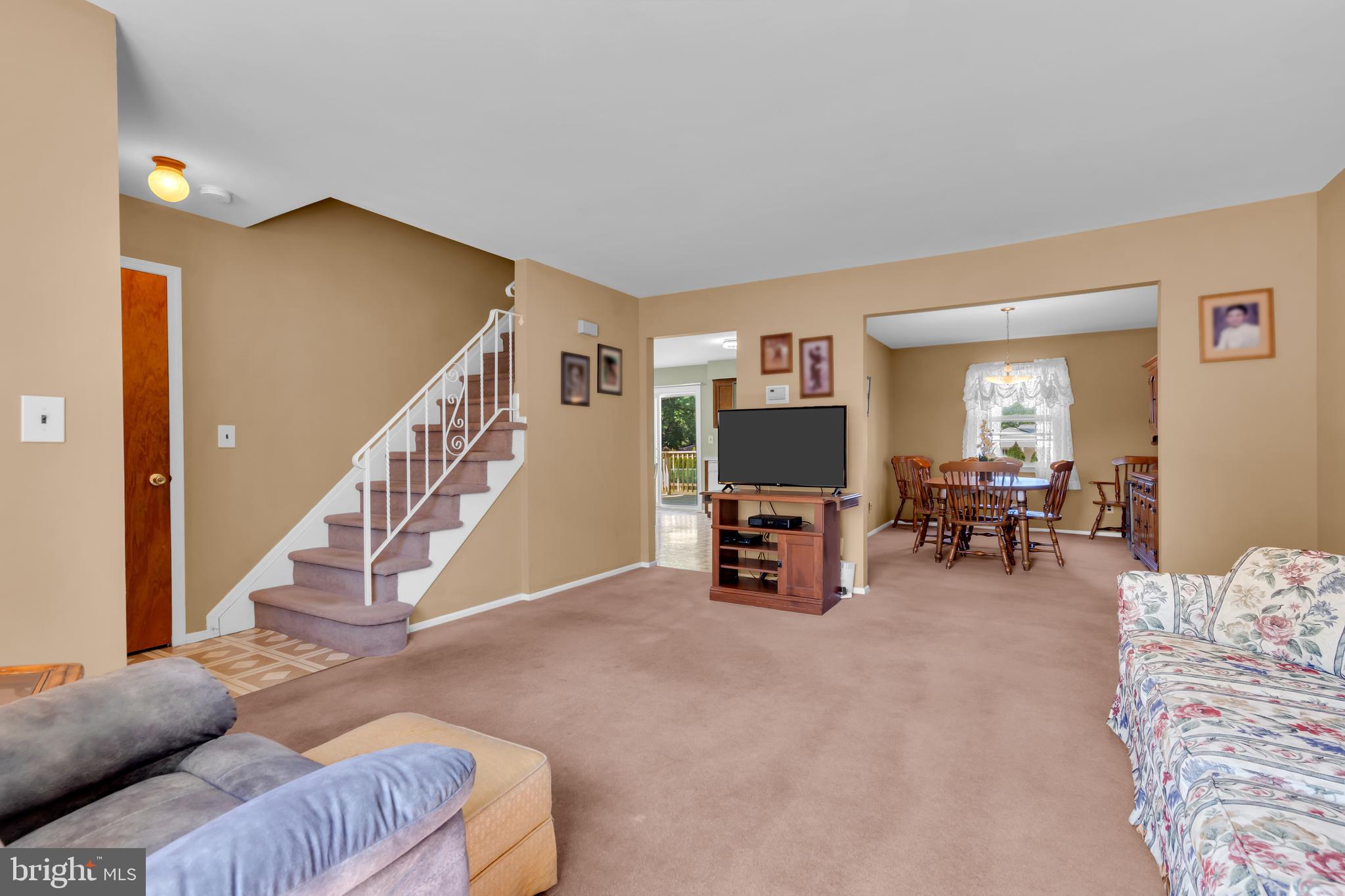 12 Angelique Ct, Hampton, NJ 08619 photo