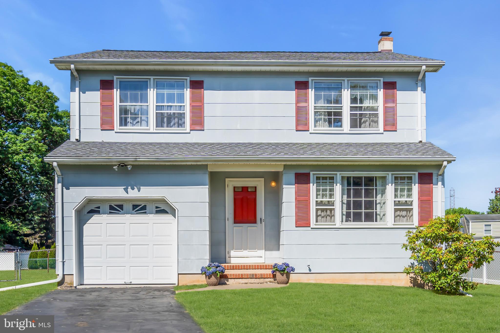 12 Angelique Ct, Hampton, NJ 08619