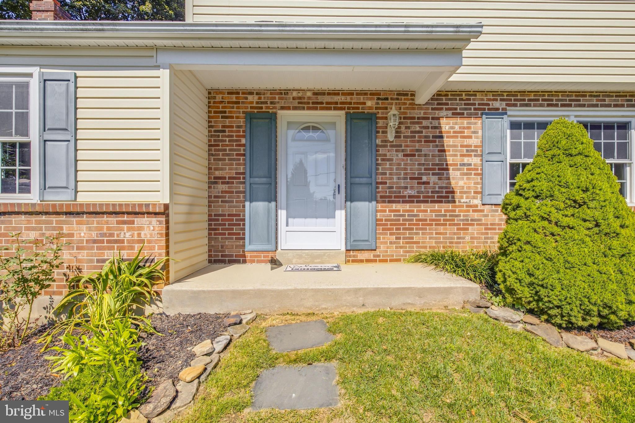 497 Stewart Dr, West Chester, PA 19380 photo